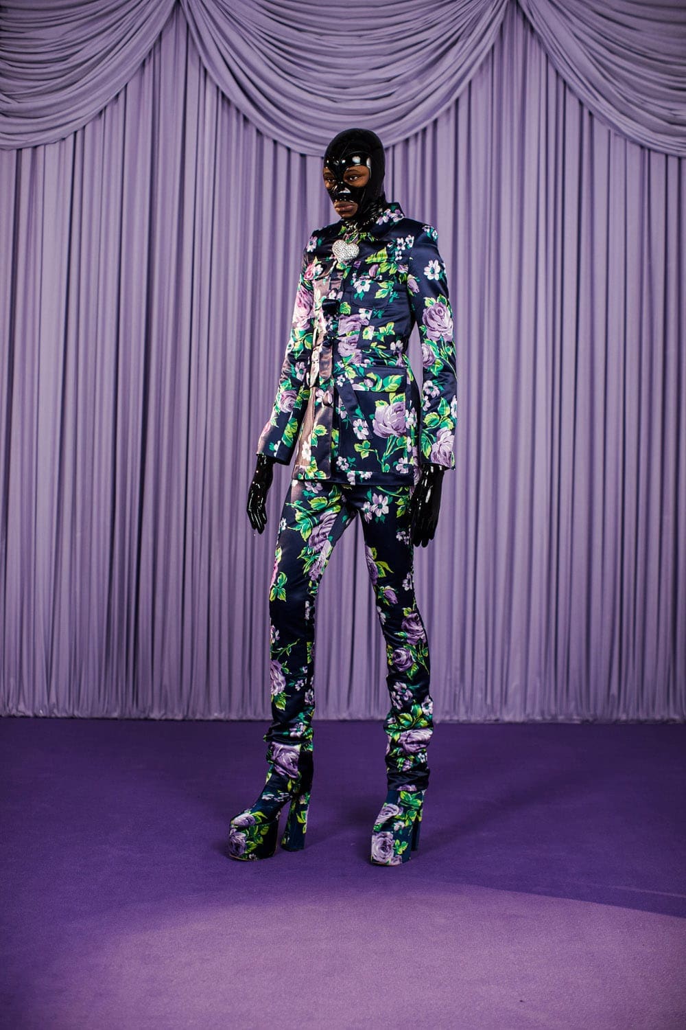 Richard Quinn Automne Hiver 2021-2022 par RUNWAY MAGAZINE