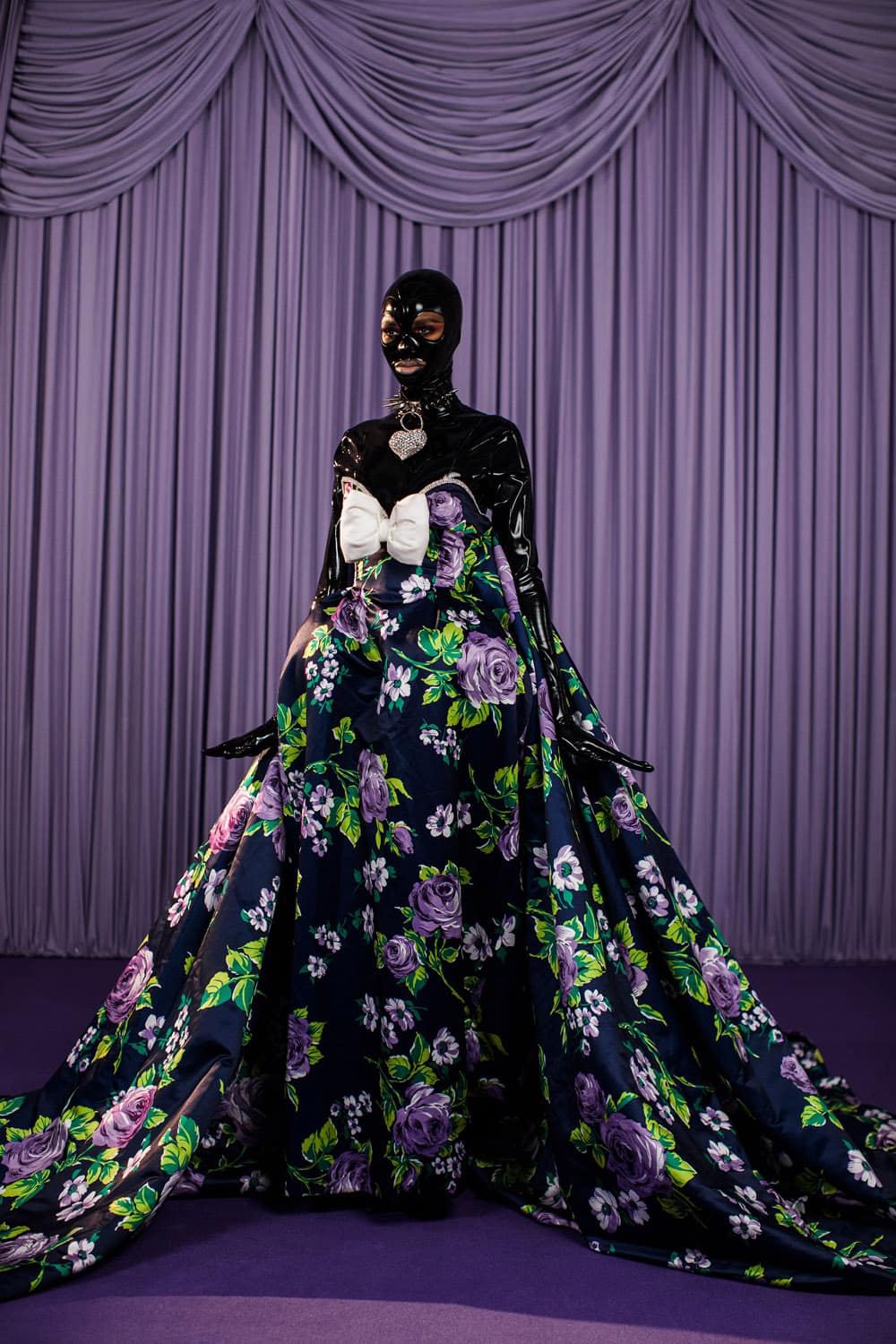 Richard Quinn Automne Hiver 2021-2022 par RUNWAY MAGAZINE