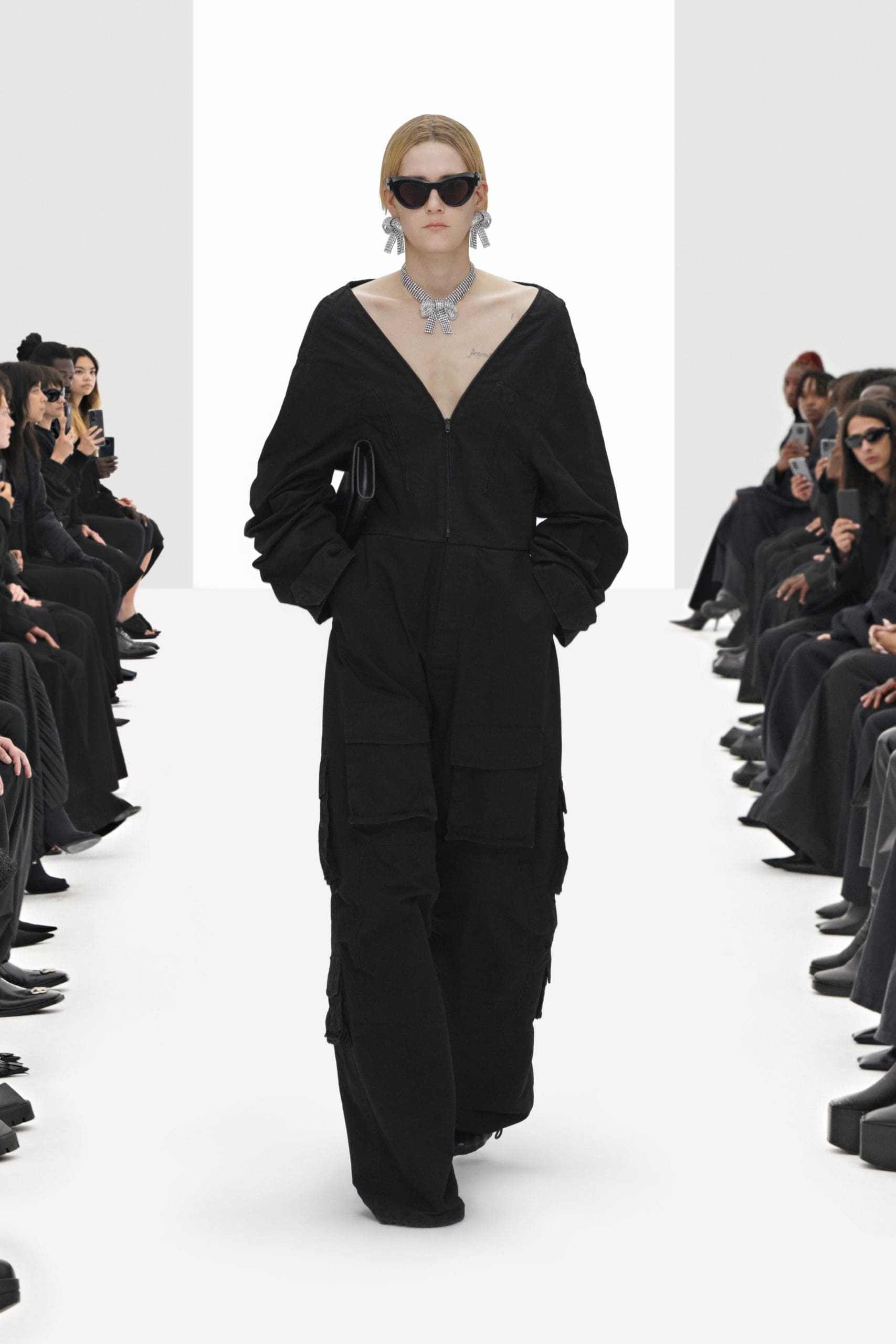 Balenciaga Klone Frühling Sommer 2022 von RUNWAY MAGAZIN