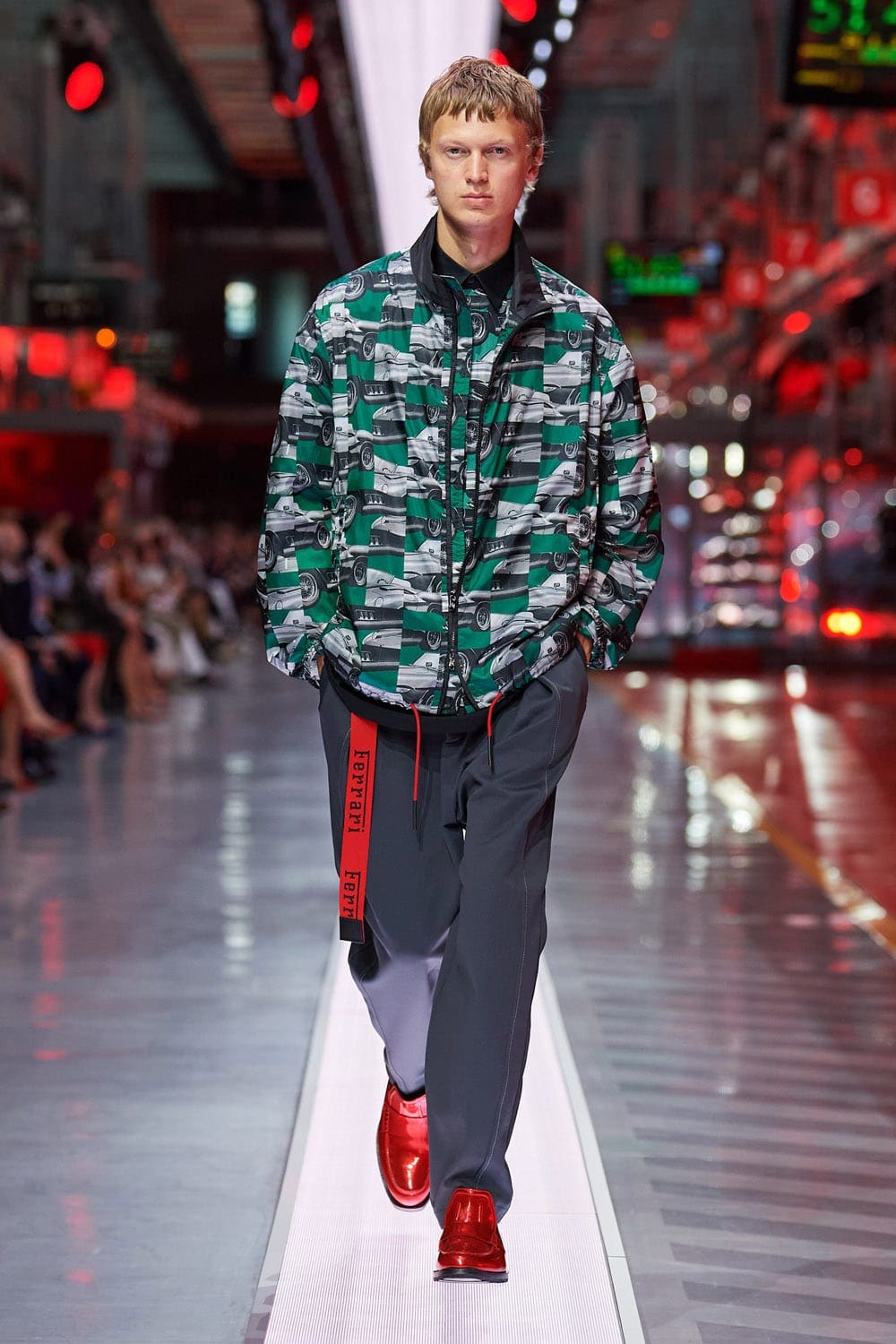 Ferrari First Fashion Show Primavera Verano 2022 por RUNWAY REVISTA