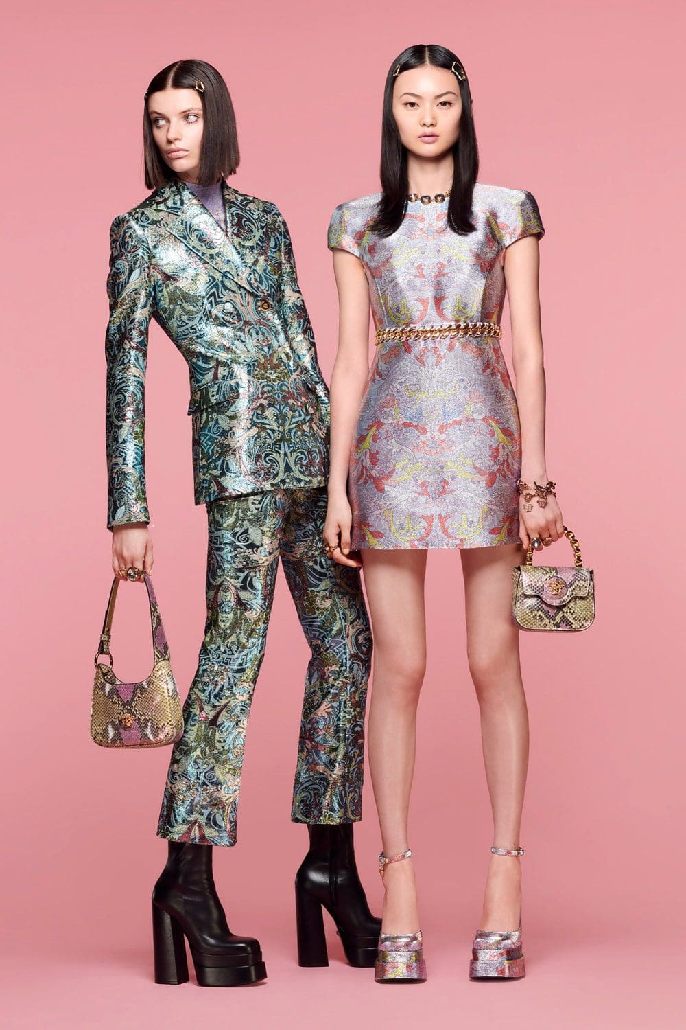 Versace Cruise 2022 Resort por RUNWAY REVISTA