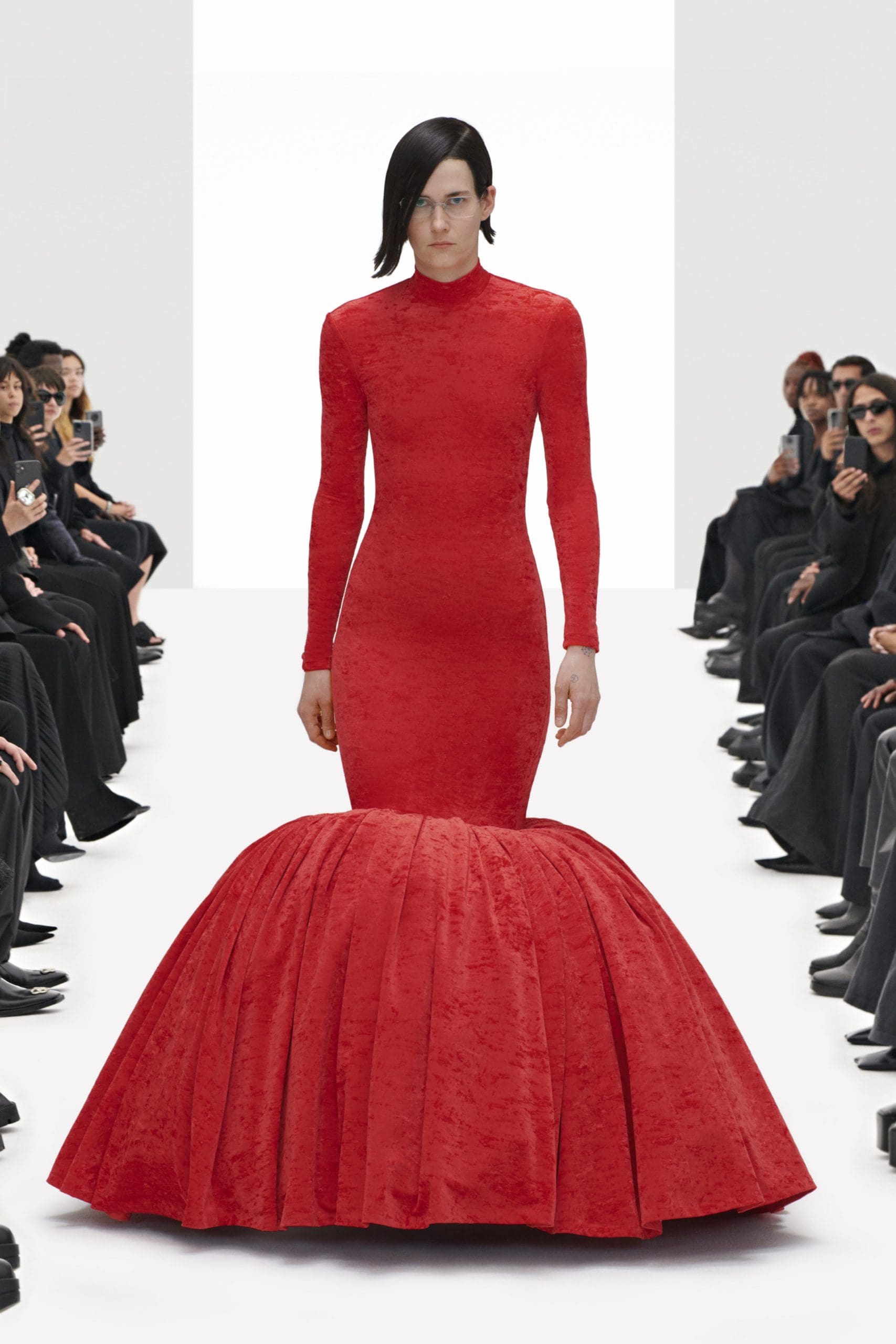 Balenciaga Klone Frühling Sommer 2022 von RUNWAY MAGAZIN