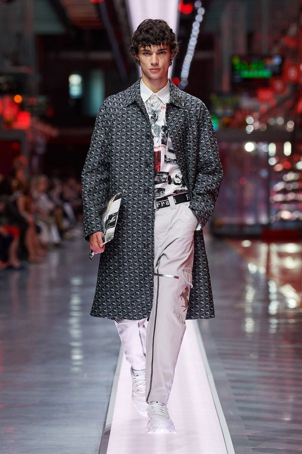 Ferrari First Fashion Show Primavera Verano 2022 por RUNWAY REVISTA