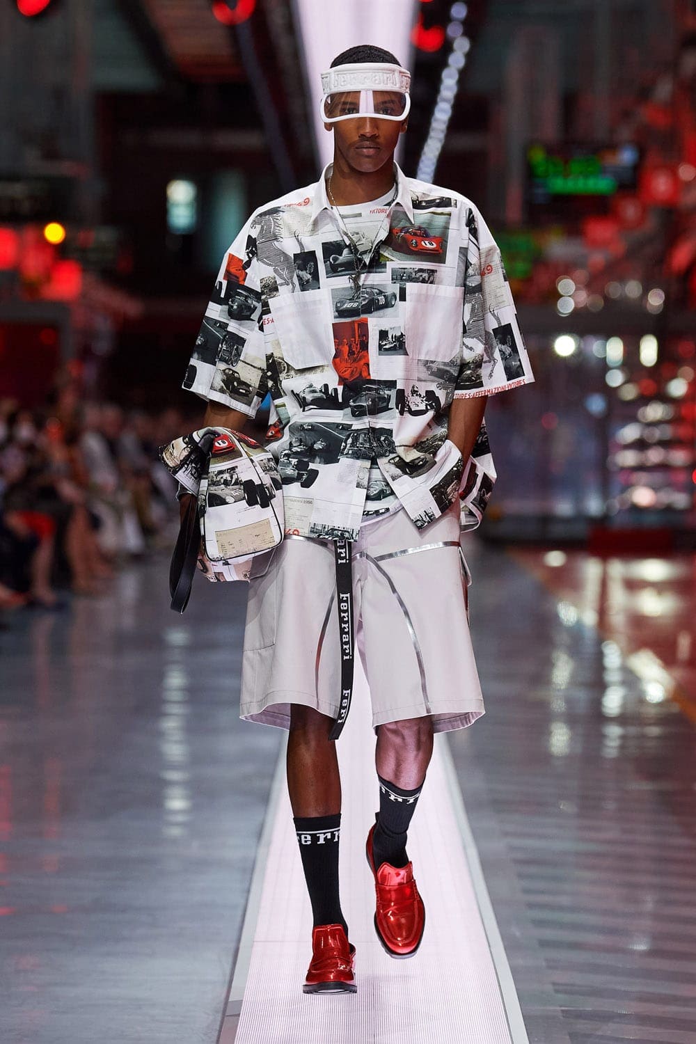 Ferrari First Fashion Show Primavera Verano 2022 por RUNWAY REVISTA