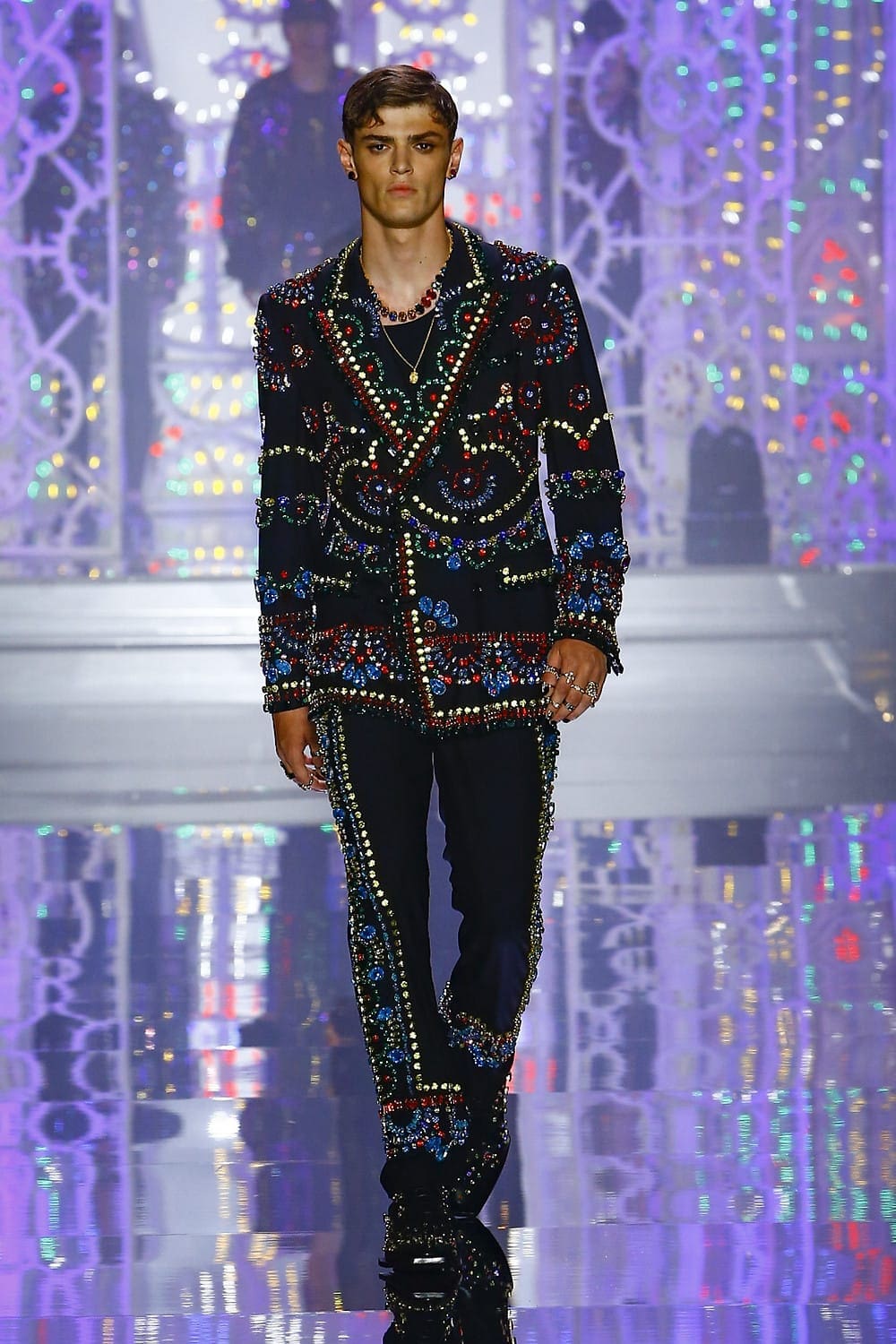 Dolce Gabbana Uomo Primavera Estate 2022 Light Therapy by RUNWAY MAGAZINE