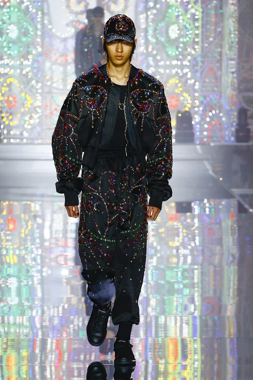 Dolce Gabbana Uomo Primavera Estate 2022 Light Therapy by RUNWAY MAGAZINE