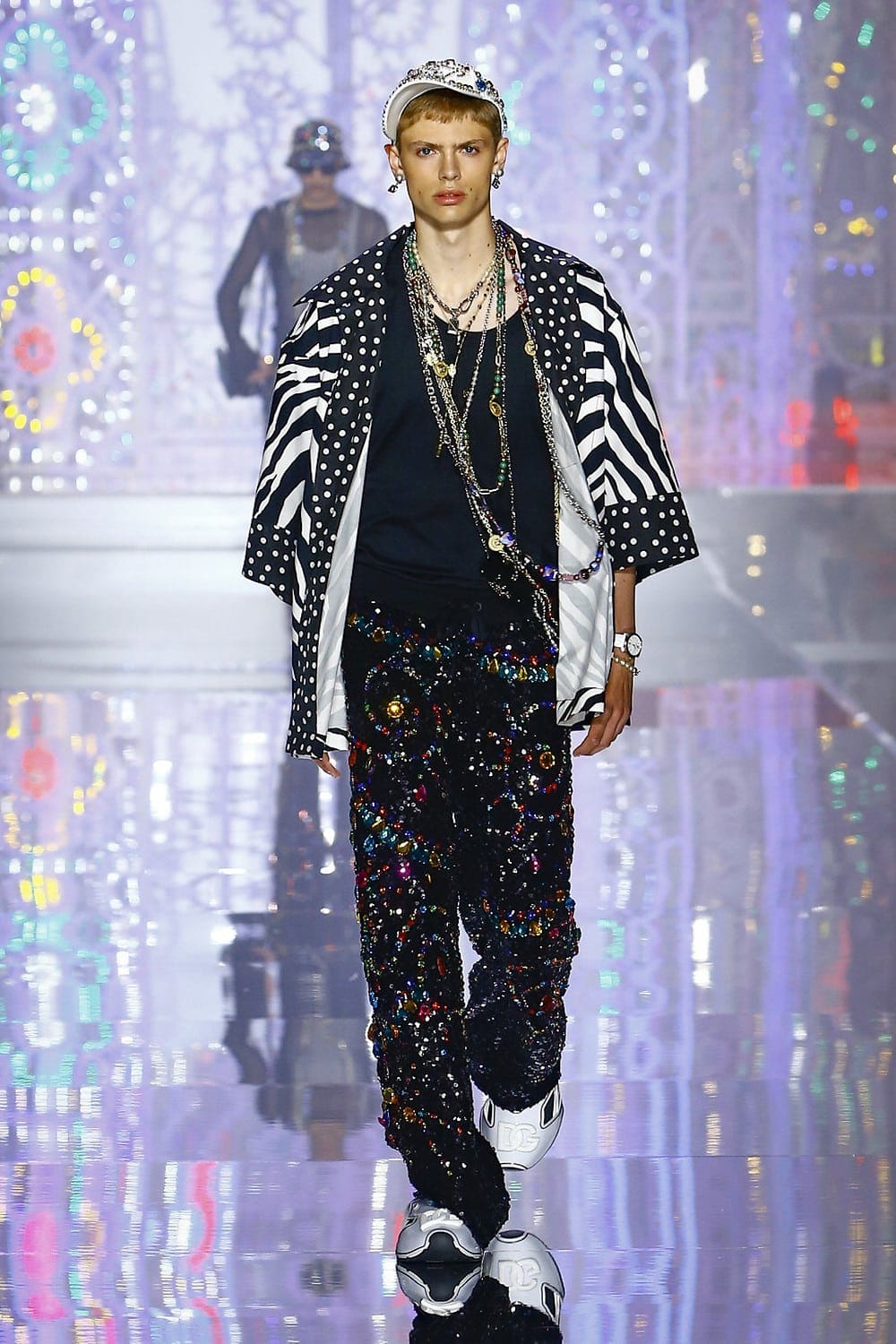 Dolce Gabbana Uomo Primavera Estate 2022 Light Therapy by RUNWAY MAGAZINE