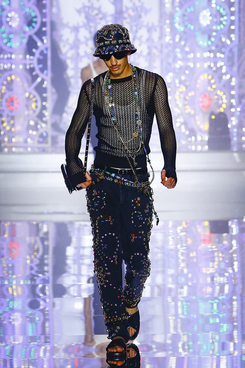Dolce Gabbana Uomo Primavera Estate 2022 Light Therapy by RUNWAY MAGAZINE