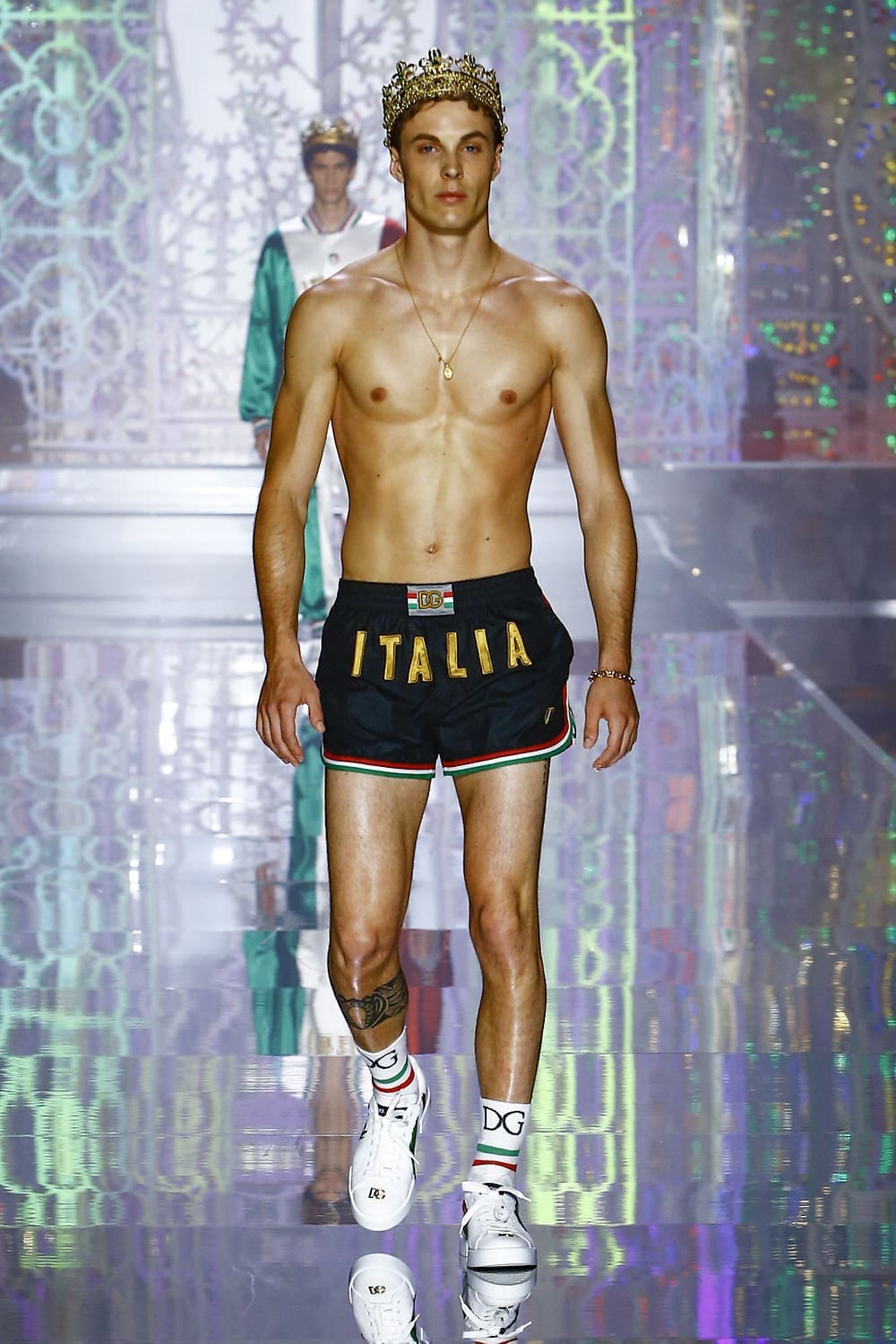 Dolce Gabbana Uomo Primavera Estate 2022 Light Therapy by RUNWAY MAGAZINE