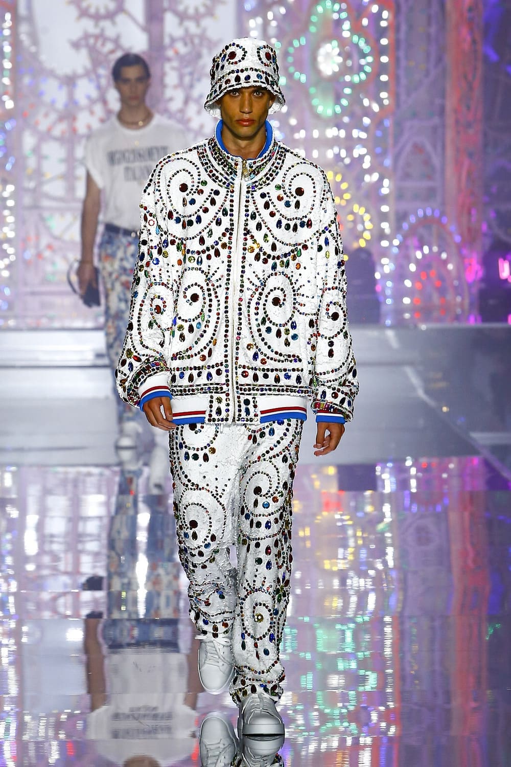 Dolce Gabbana Uomo Primavera Estate 2022 Light Therapy by RUNWAY MAGAZINE