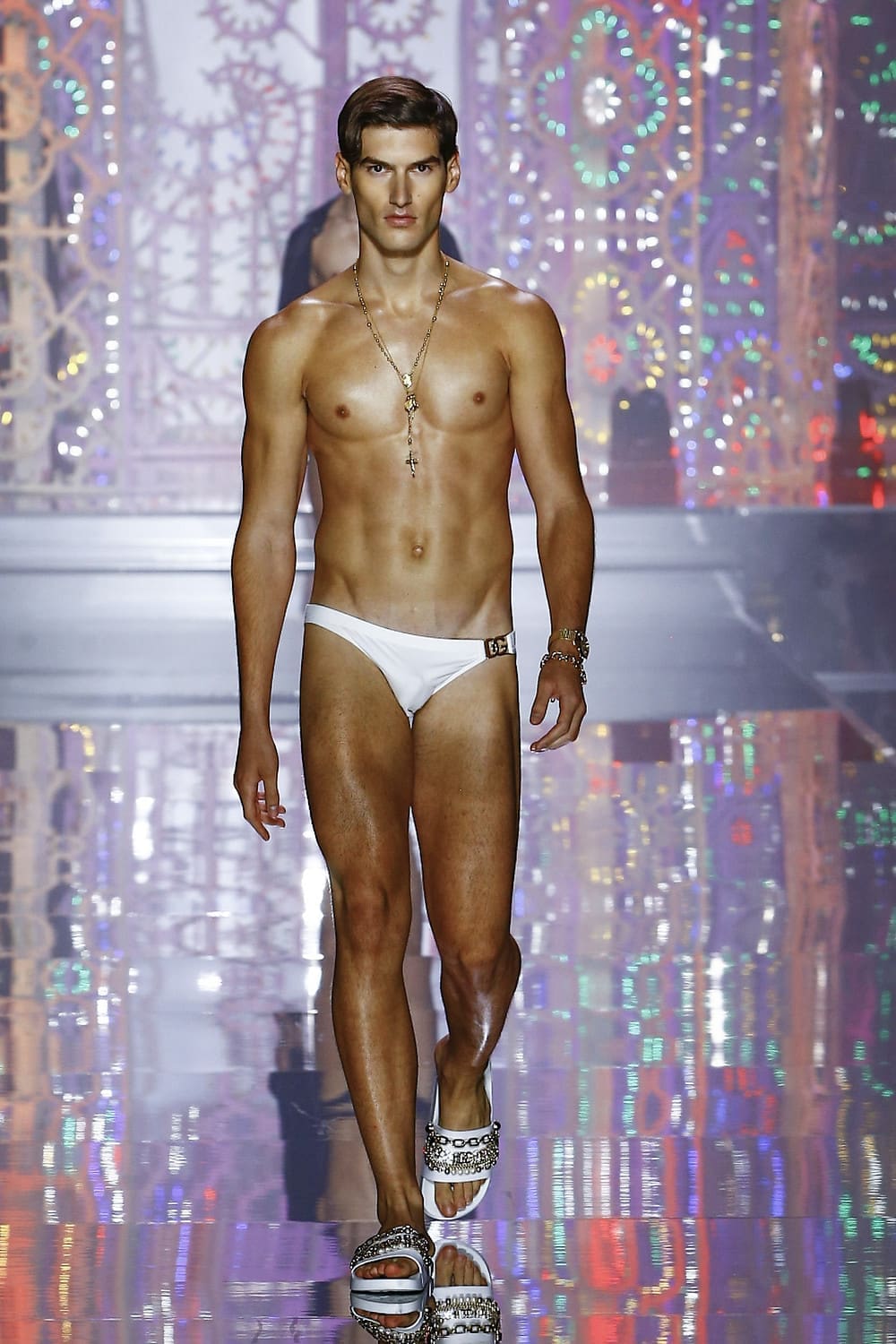 Dolce Gabbana Uomo Primavera Estate 2022 Light Therapy by RUNWAY MAGAZINE
