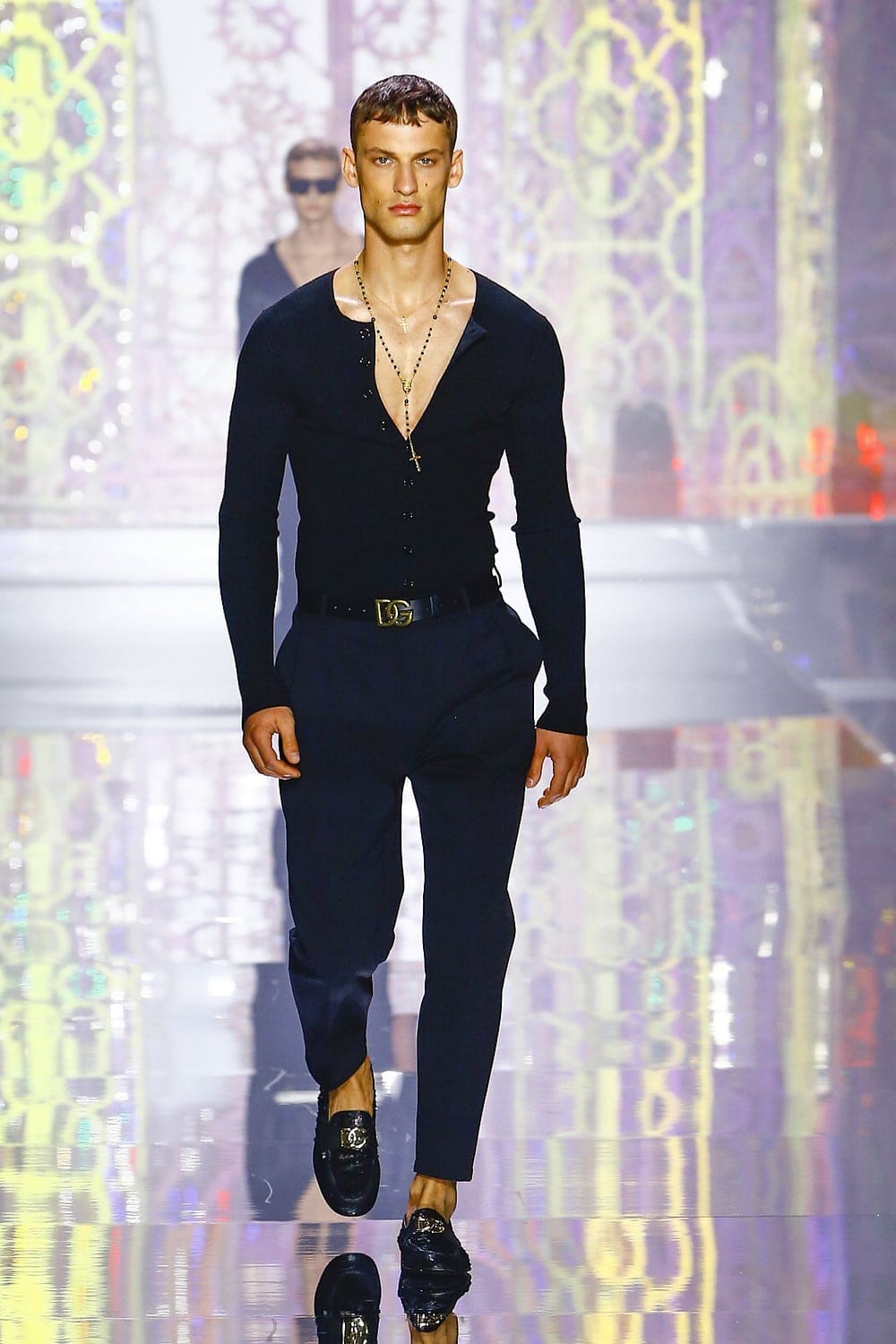 Dolce Gabbana Uomo Primavera Estate 2022 Light Therapy by RUNWAY MAGAZINE