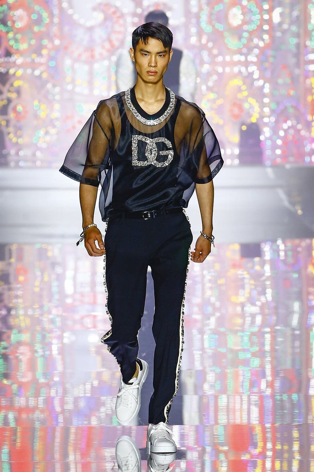 Dolce Gabbana Uomo Primavera Estate 2022 Light Therapy by RUNWAY MAGAZINE