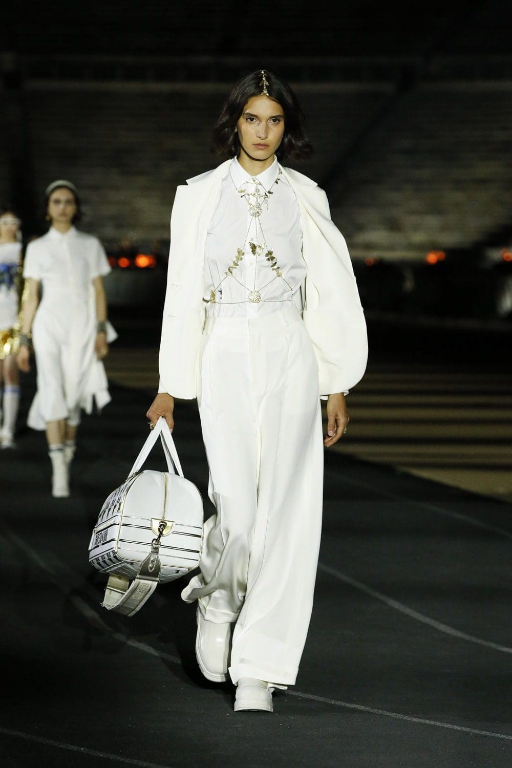 Dior Cruise 2022 Resort por RUNWAY MAGAZINE