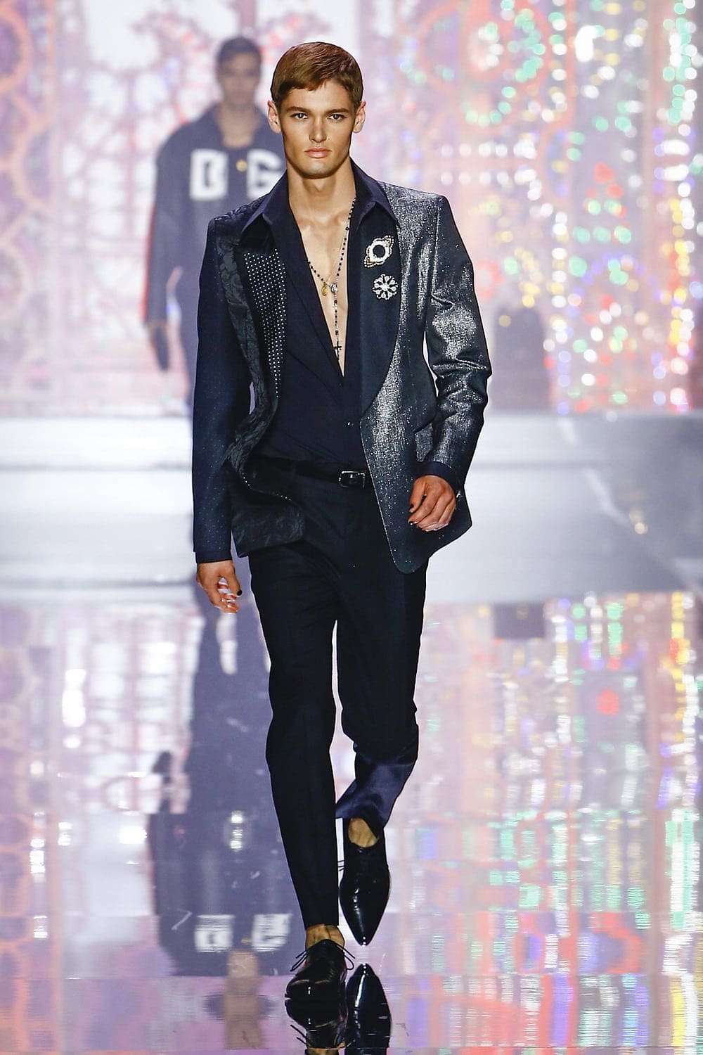 Dolce Gabbana Uomo Primavera Estate 2022 Light Therapy by RUNWAY MAGAZINE