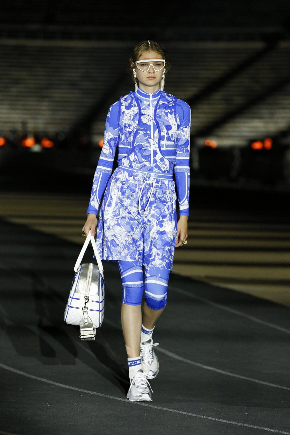 Dior Cruise 2022 Resort por RUNWAY MAGAZINE