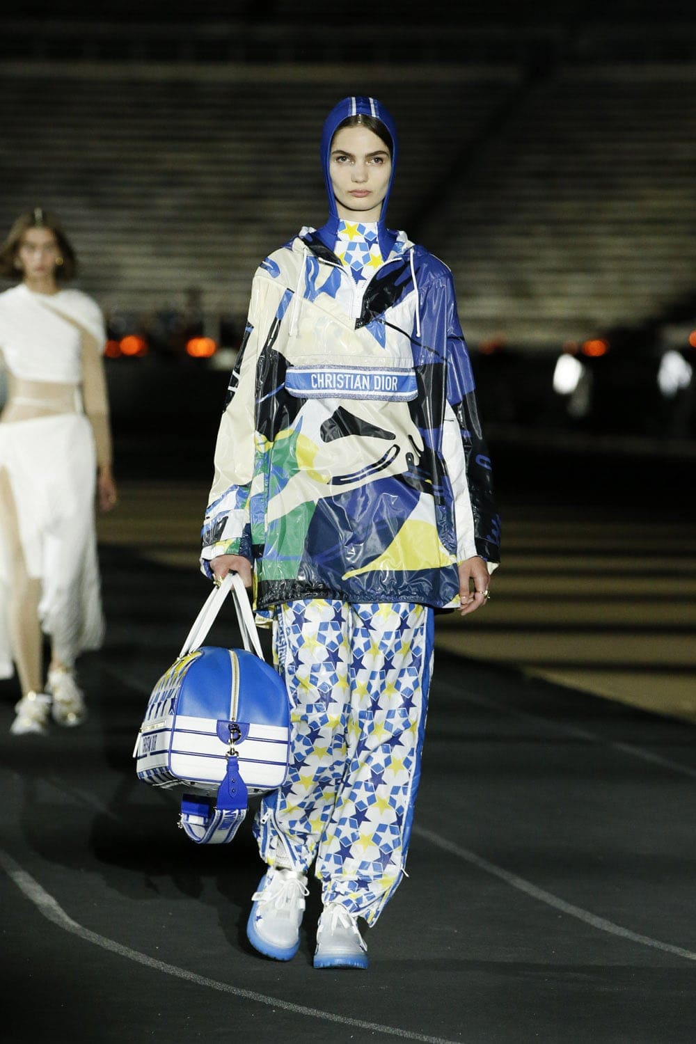 Dior Cruise 2022 Resort por RUNWAY MAGAZINE