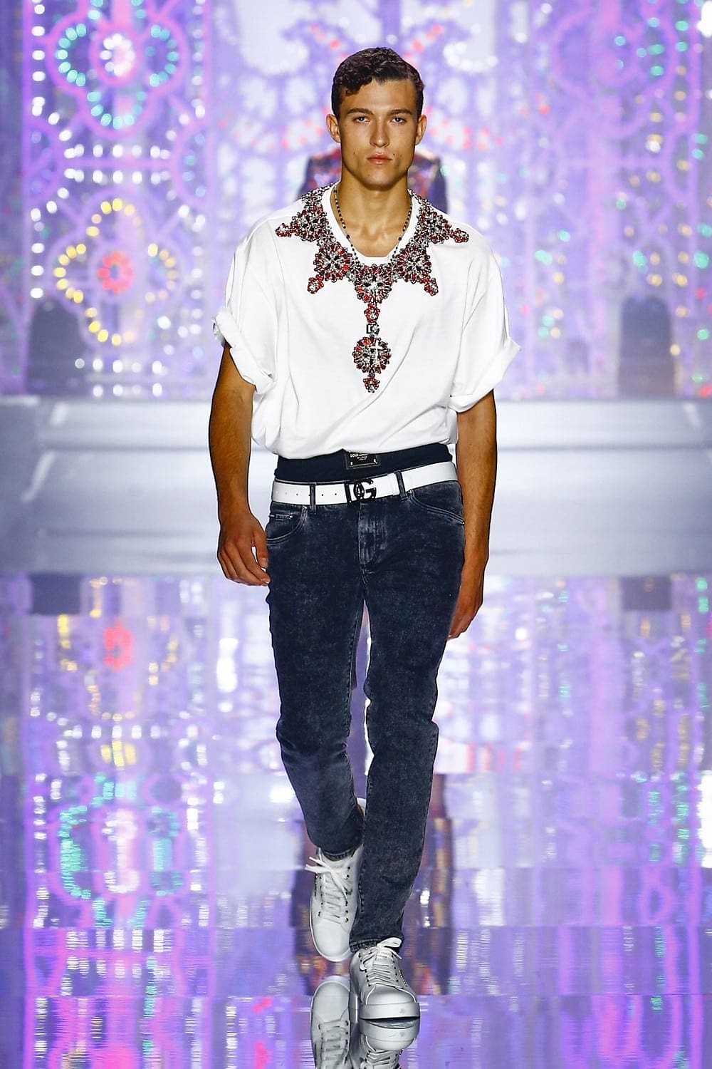 Dolce Gabbana Uomo Primavera Estate 2022 Light Therapy by RUNWAY MAGAZINE