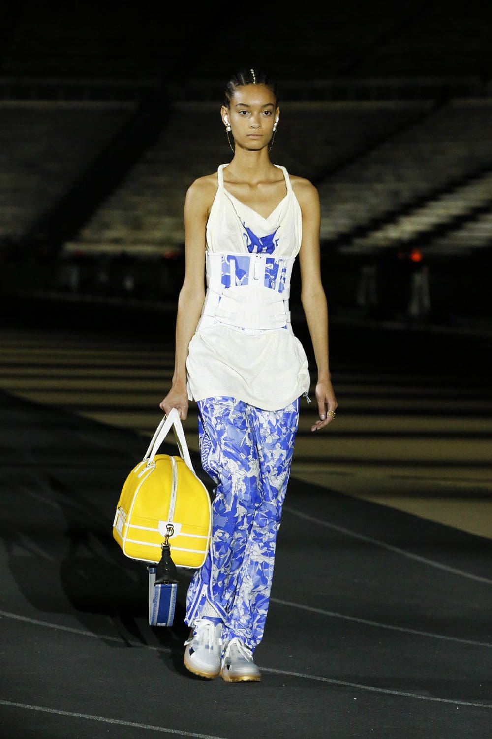Dior Cruise 2022 Resort por RUNWAY MAGAZINE