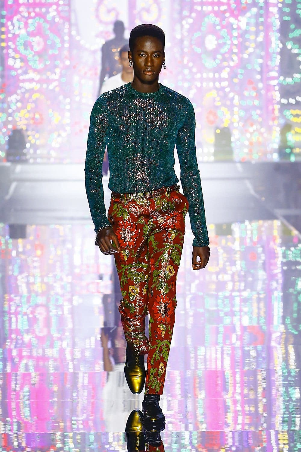 Dolce Gabbana Uomo Primavera Estate 2022 Light Therapy by RUNWAY MAGAZINE