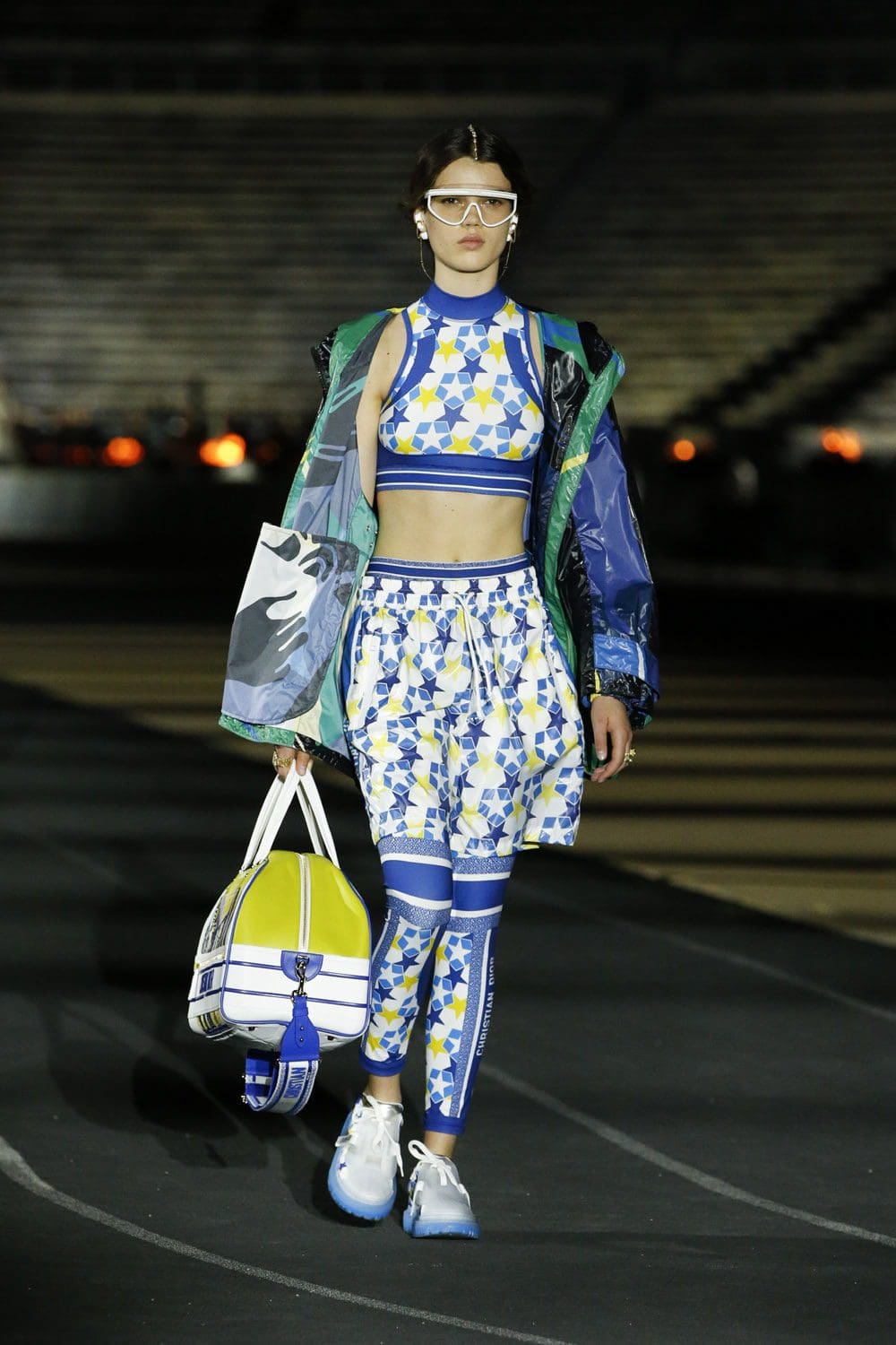 Dior Cruise 2022 Resort por RUNWAY MAGAZINE