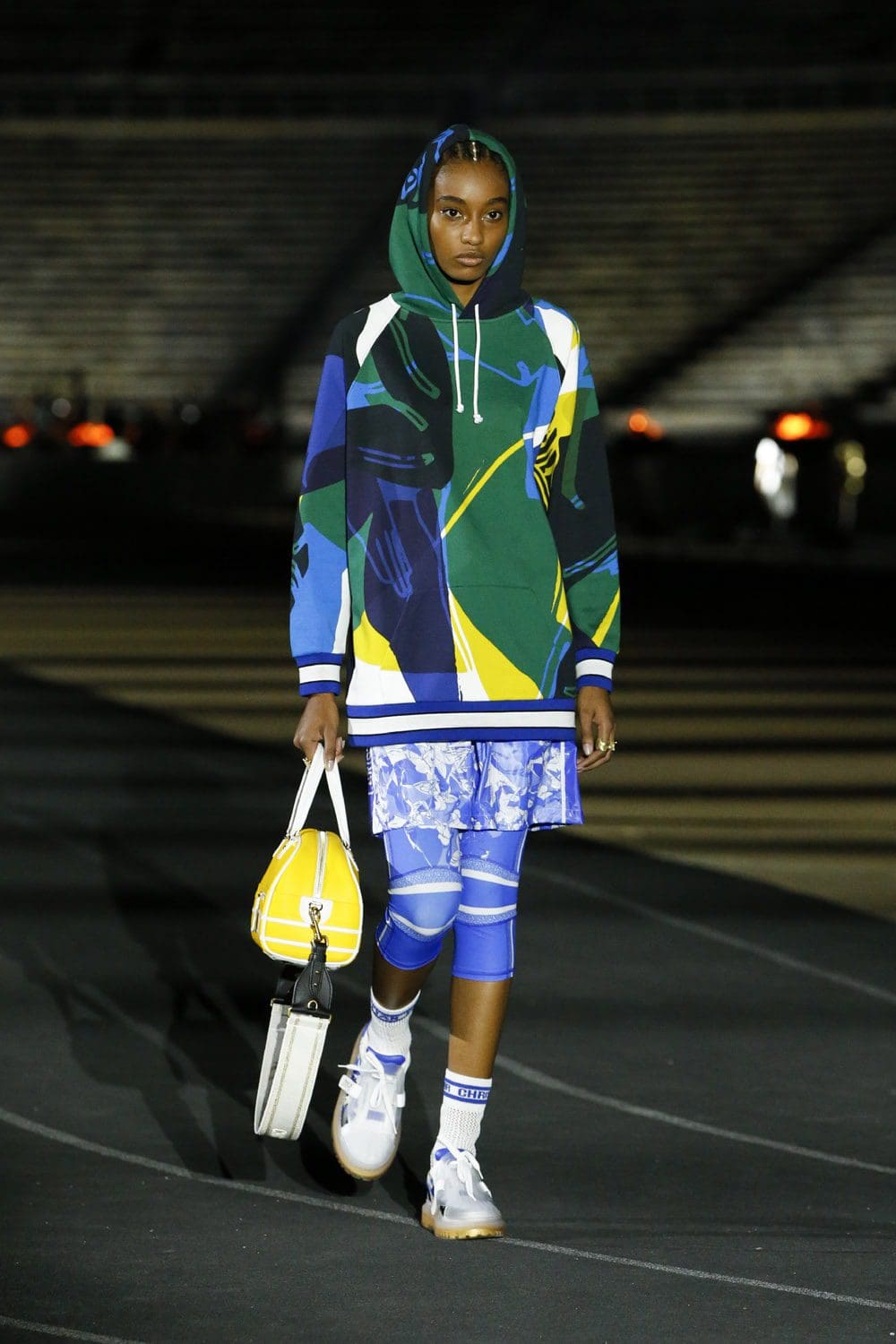 Dior Cruise 2022 Resort por RUNWAY MAGAZINE