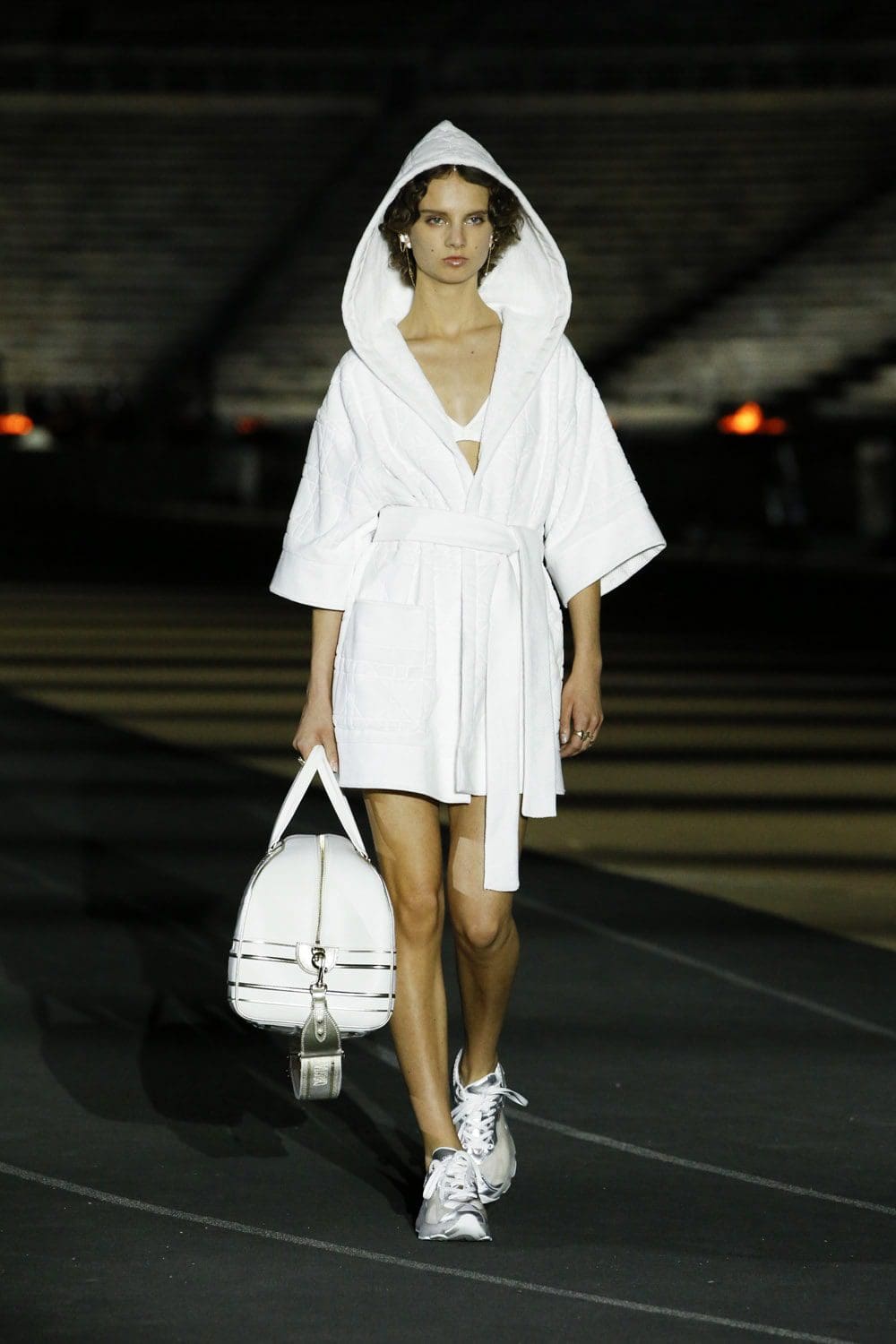 Dior Cruise 2022 Resort por RUNWAY MAGAZINE