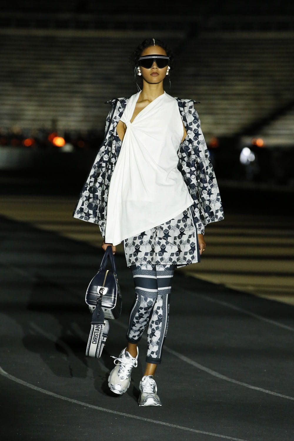 Dior Cruise 2022 Resort por RUNWAY MAGAZINE