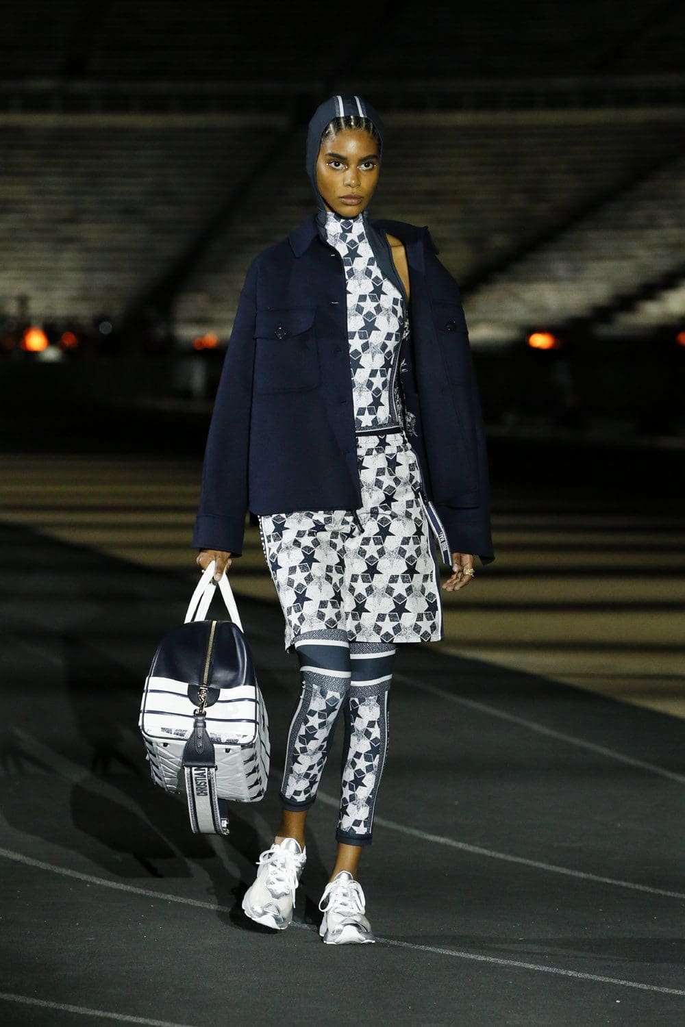 Dior Cruise 2022 Resort por RUNWAY MAGAZINE