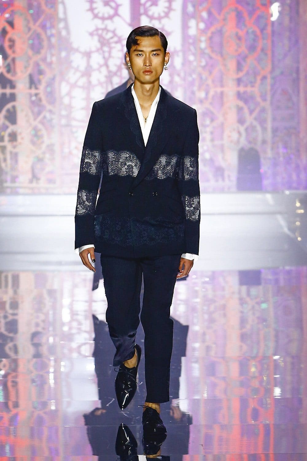 Dolce Gabbana Uomo Primavera Estate 2022 Light Therapy by RUNWAY MAGAZINE