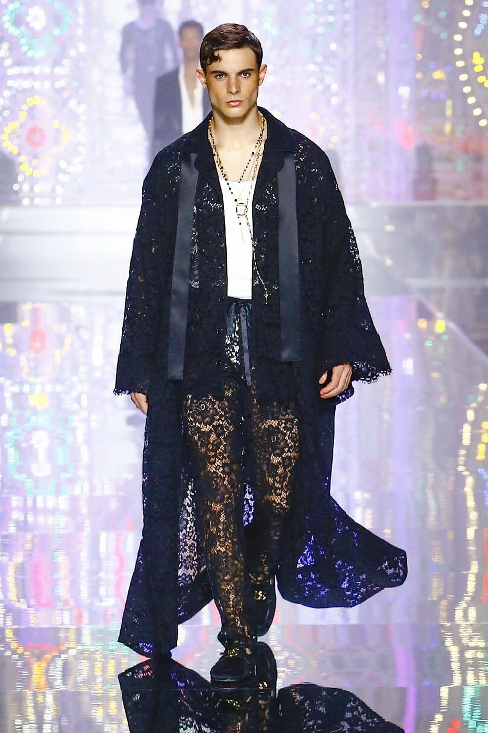 Dolce Gabbana Uomo Primavera Estate 2022 Light Therapy by RUNWAY MAGAZINE