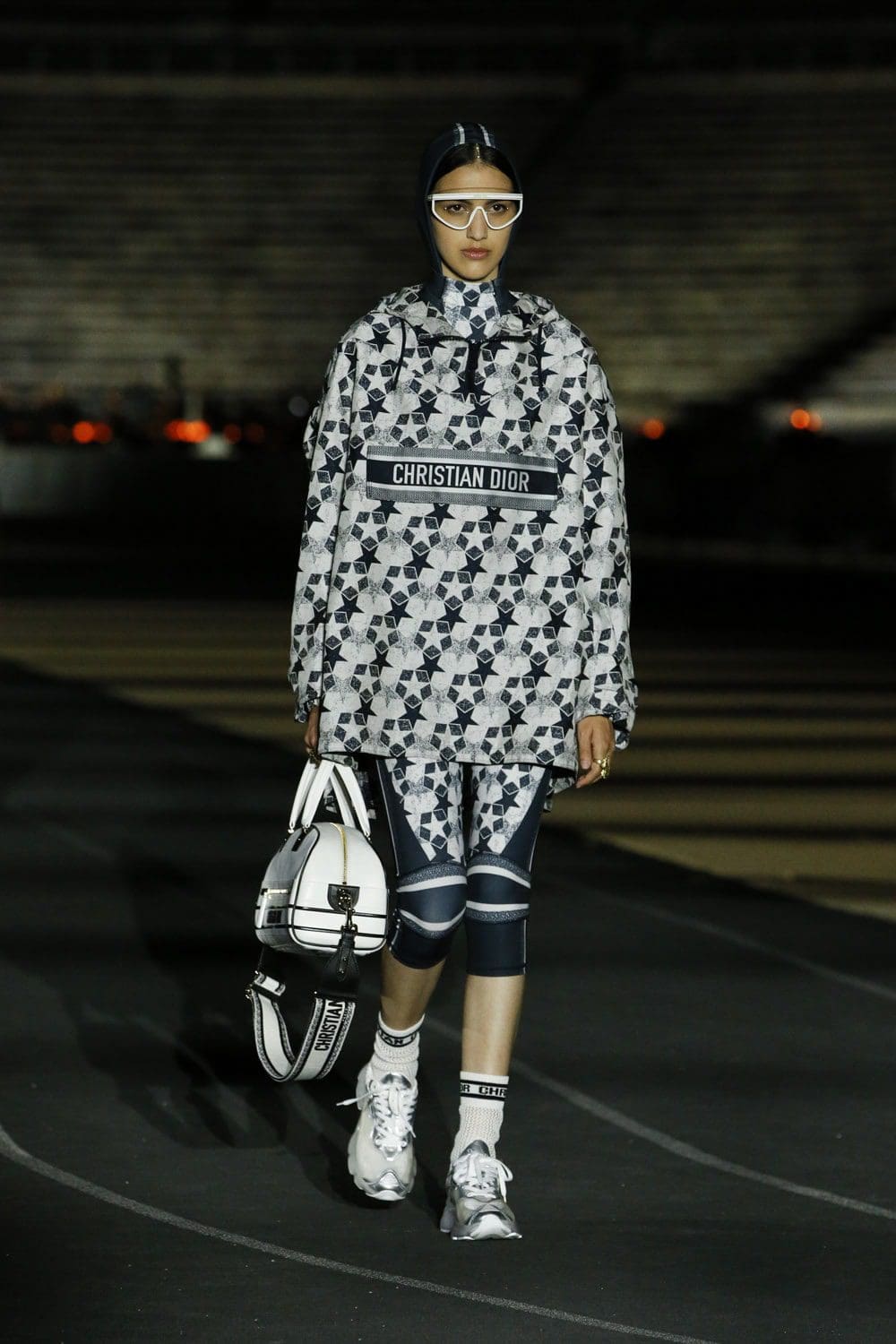 Dior Cruise 2022 Resort por RUNWAY MAGAZINE