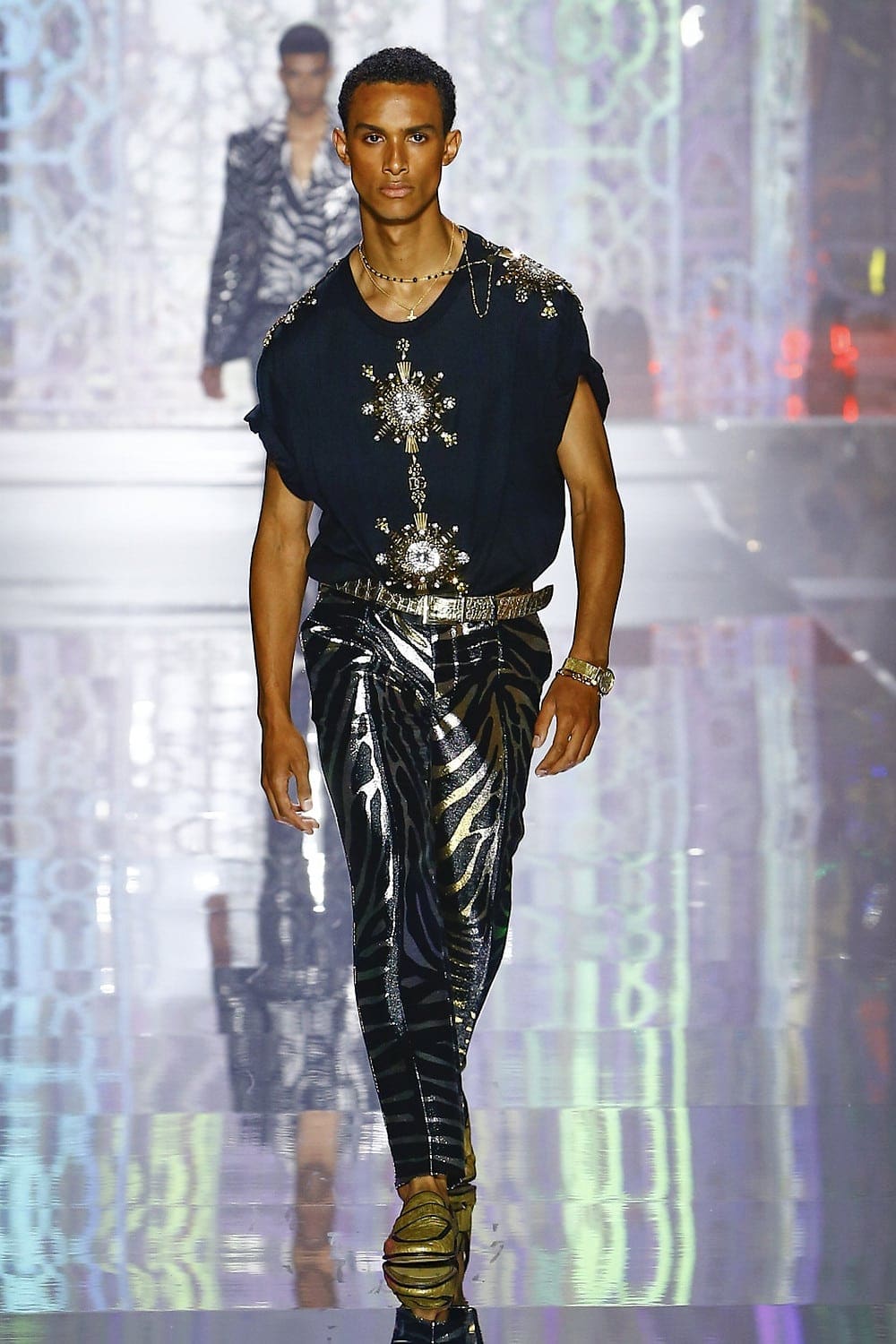 Dolce Gabbana Uomo Primavera Estate 2022 Light Therapy by RUNWAY MAGAZINE