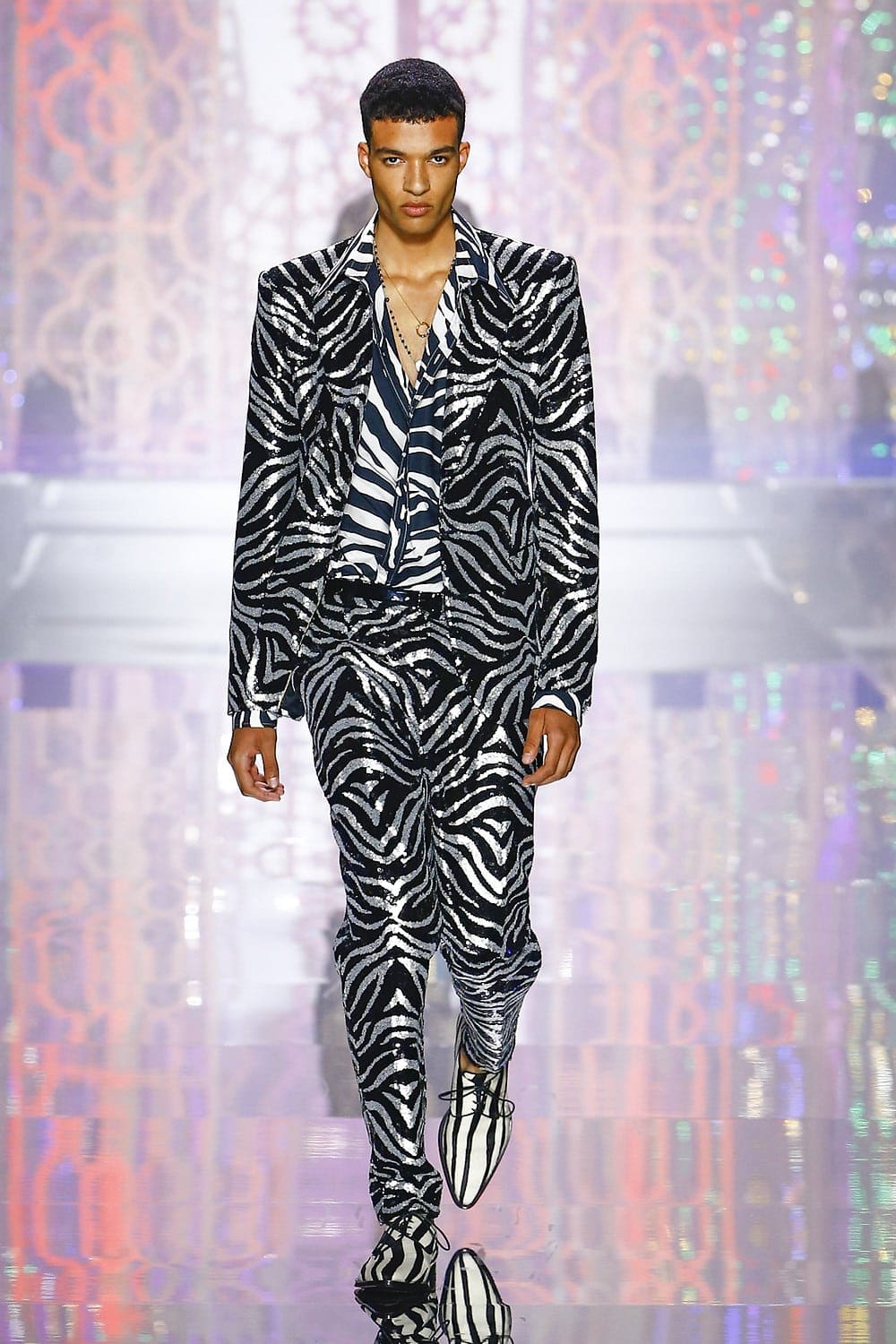 Dolce Gabbana Uomo Primavera Estate 2022 Light Therapy by RUNWAY MAGAZINE