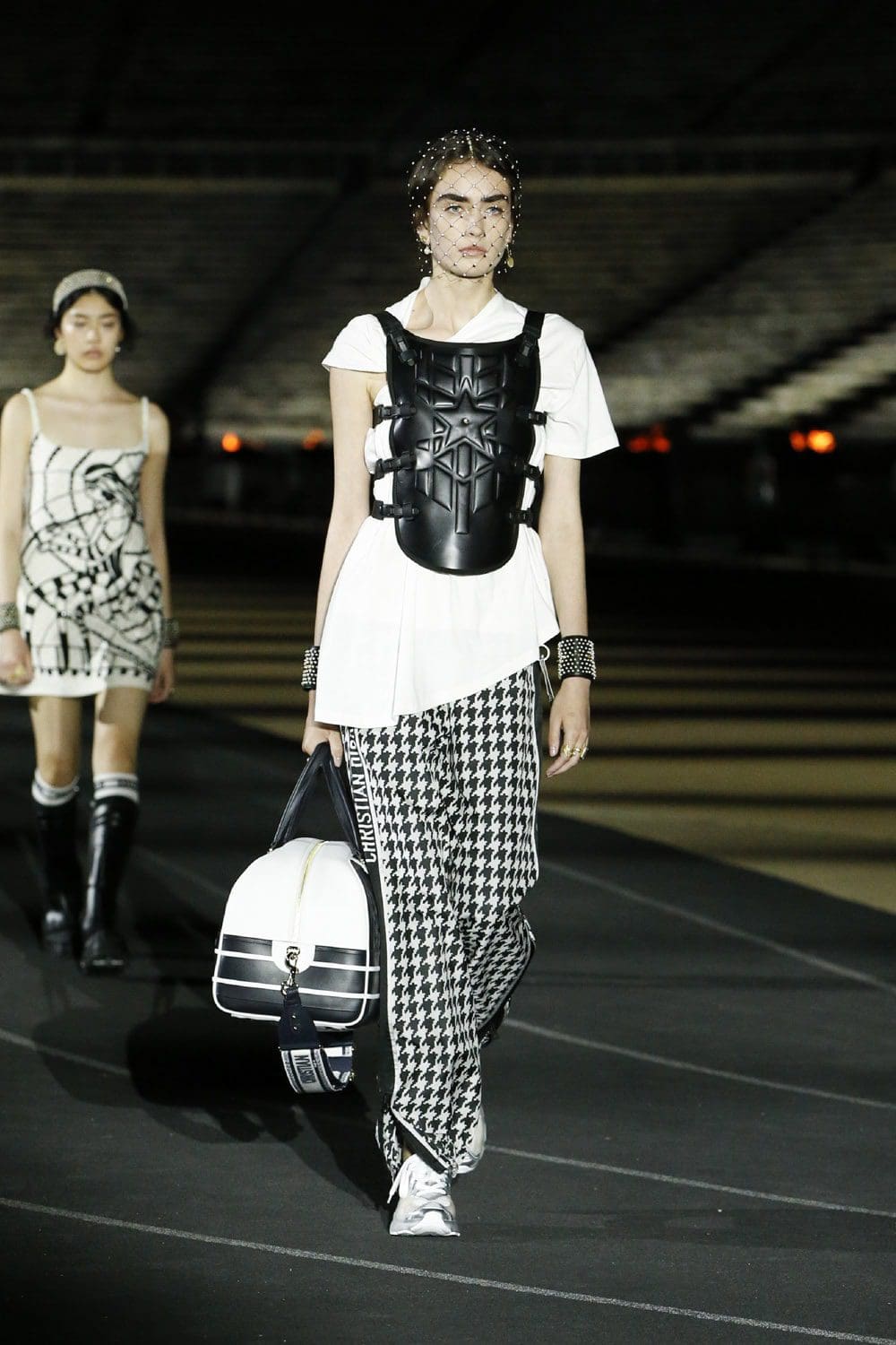 Dior Cruise 2022 Resort por RUNWAY MAGAZINE