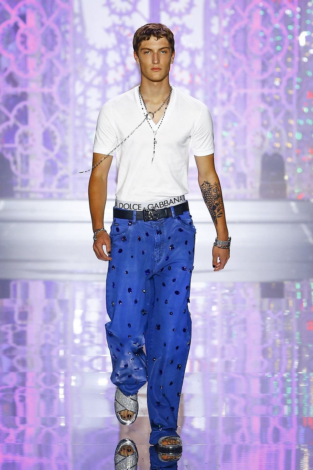 Dolce Gabbana Uomo Primavera Estate 2022 Light Therapy by RUNWAY MAGAZINE