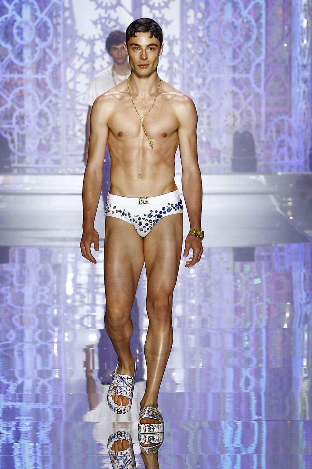 Dolce Gabbana Uomo Primavera Estate 2022 Light Therapy by RUNWAY MAGAZINE