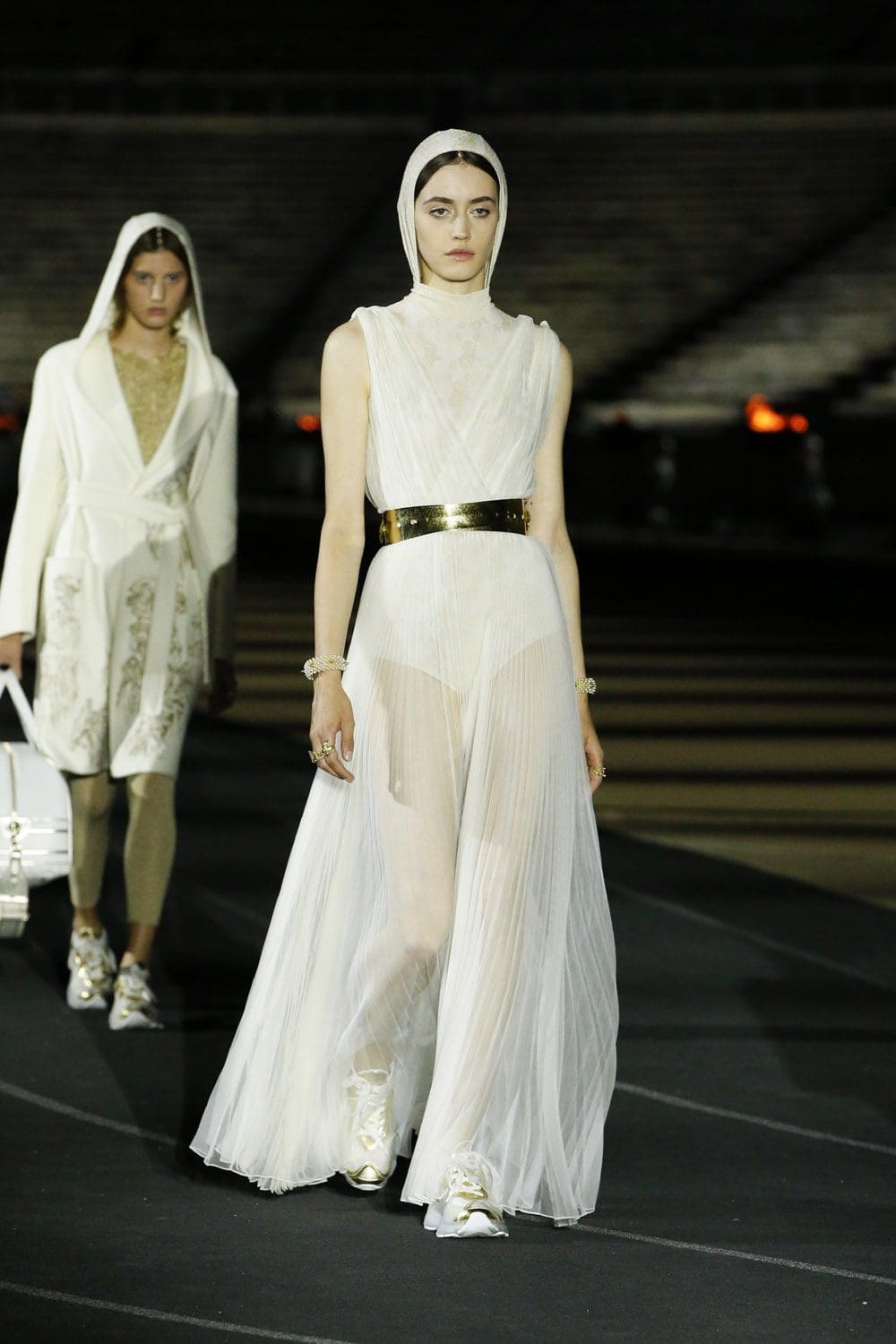 Dior Cruise 2022 Resort por RUNWAY MAGAZINE