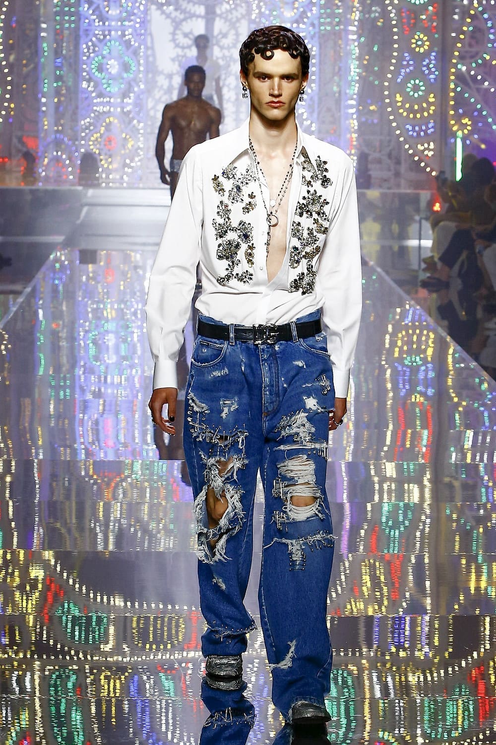 Dolce Gabbana Uomo Primavera Estate 2022 Light Therapy by RUNWAY MAGAZINE