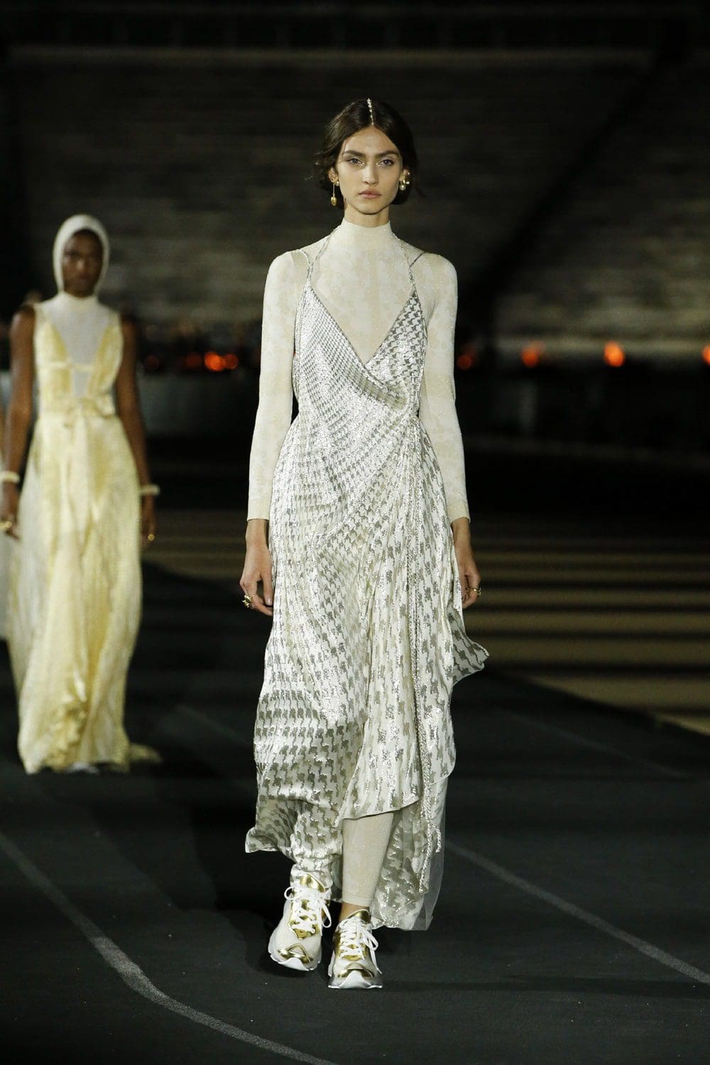 Dior Cruise 2022 Resort por RUNWAY MAGAZINE