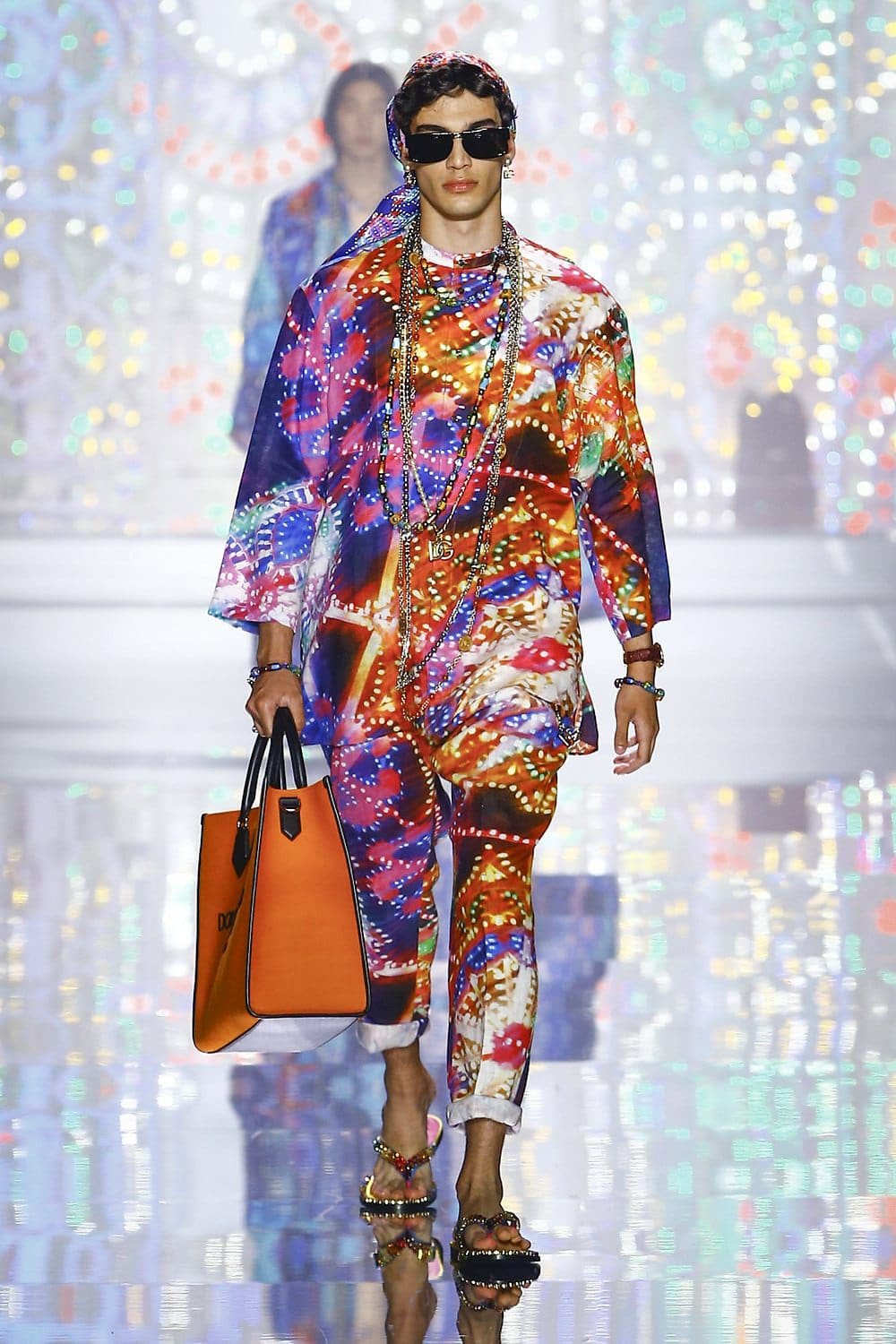 Dolce Gabbana Uomo Primavera Estate 2022 Light Therapy by RUNWAY MAGAZINE