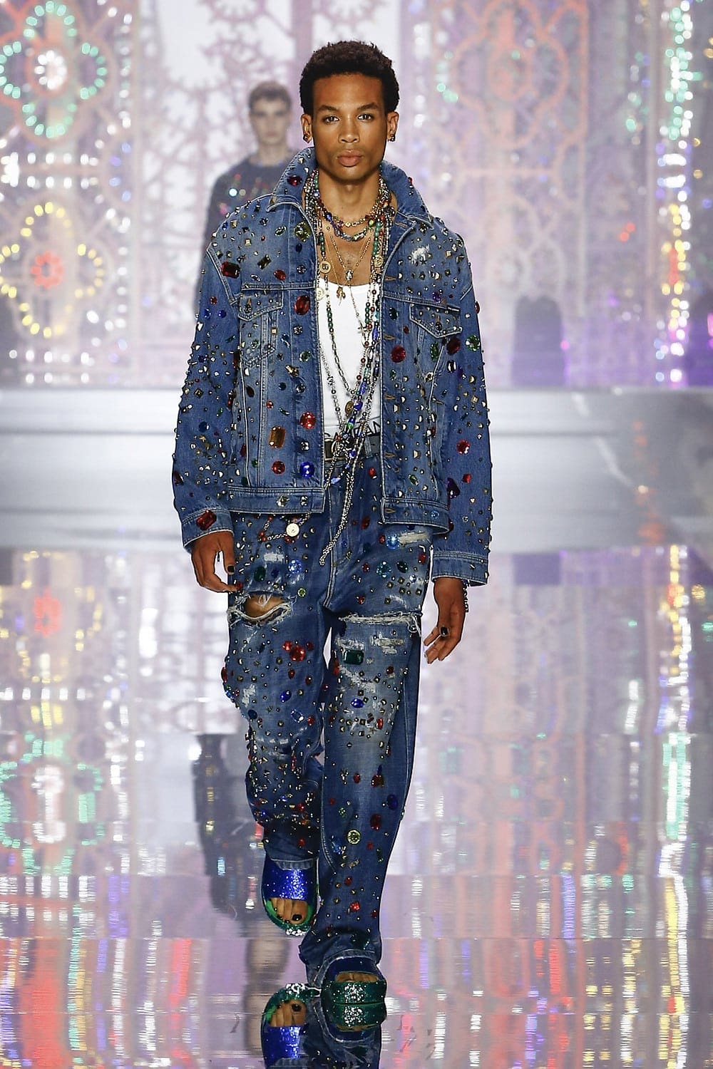 Dolce Gabbana Uomo Primavera Estate 2022 Light Therapy by RUNWAY MAGAZINE