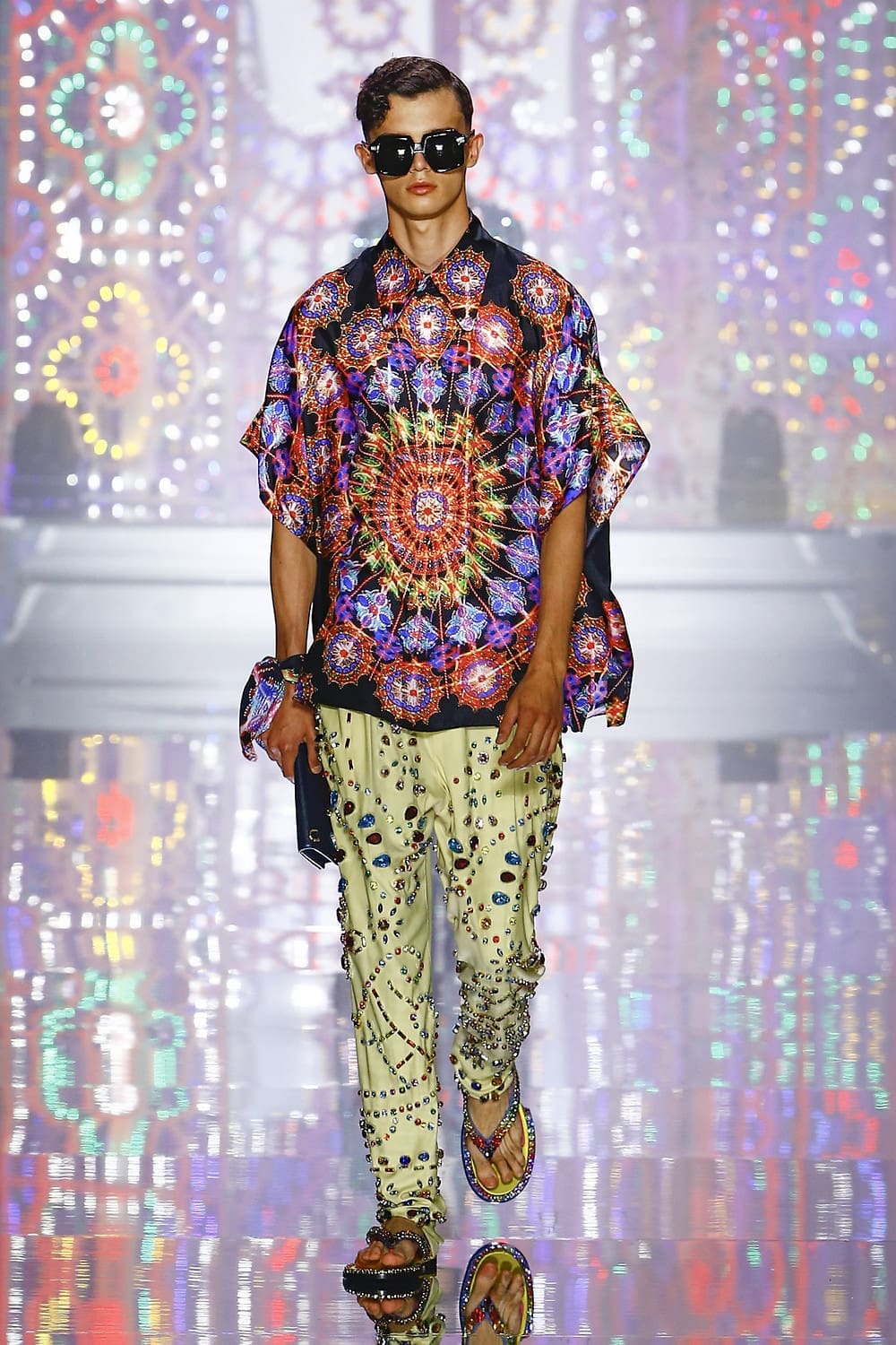 Dolce Gabbana Uomo Primavera Estate 2022 Light Therapy by RUNWAY MAGAZINE