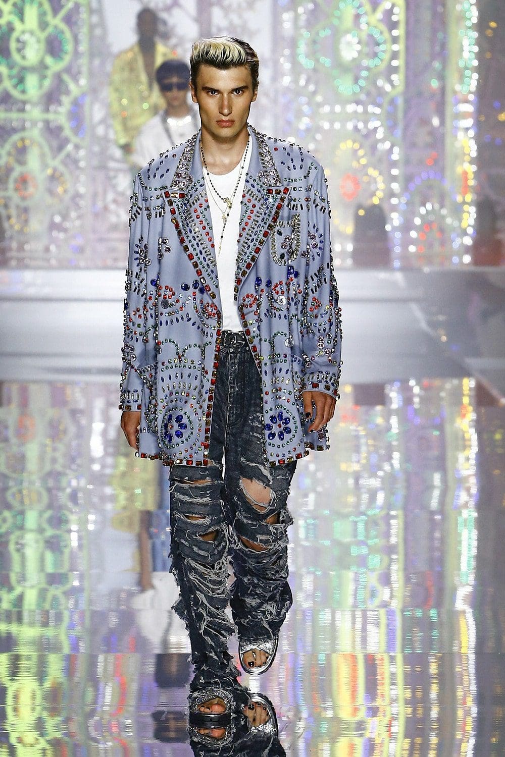 Dolce Gabbana Uomo Primavera Estate 2022 Light Therapy by RUNWAY MAGAZINE