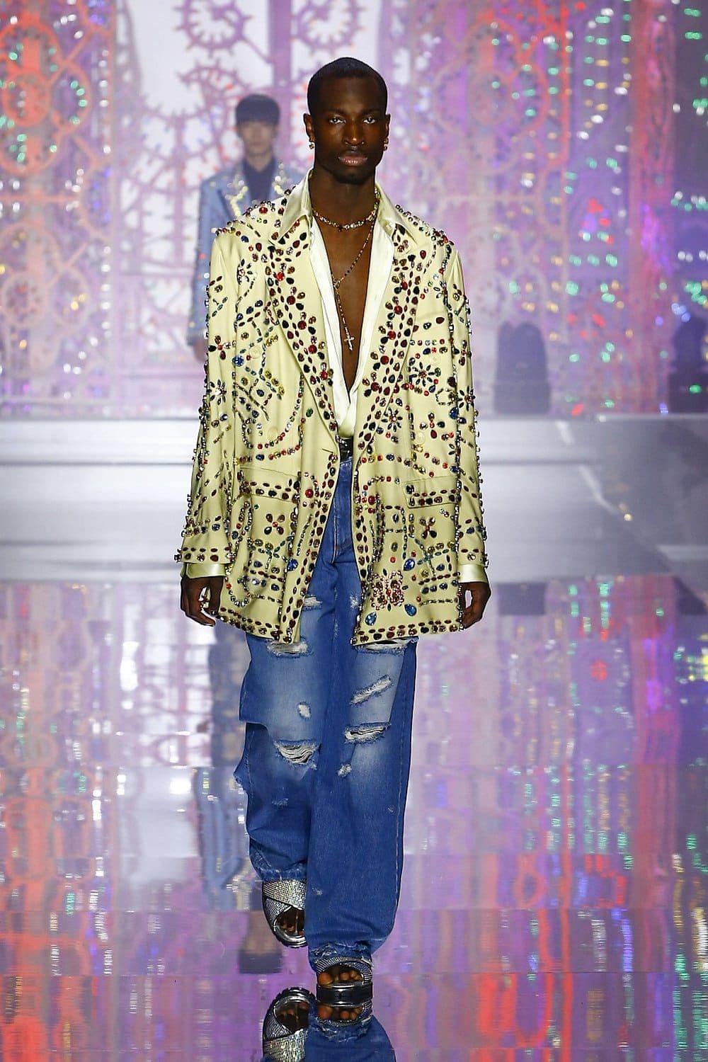 Dolce Gabbana Uomo Primavera Estate 2022 Light Therapy by RUNWAY MAGAZINE