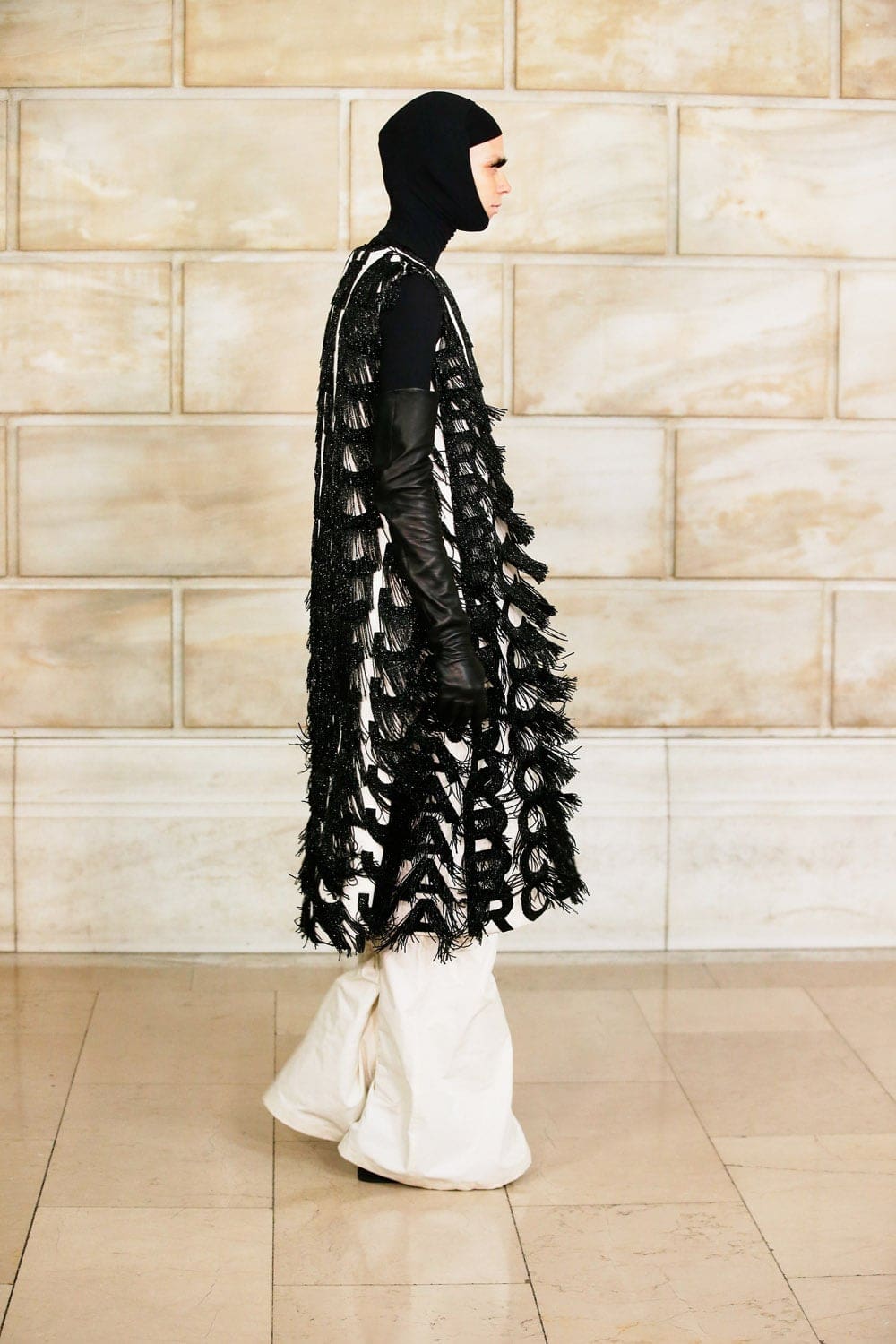 Marc Jacobs Automne Hiver 2021-2022 par RUNWAY MAGAZINE