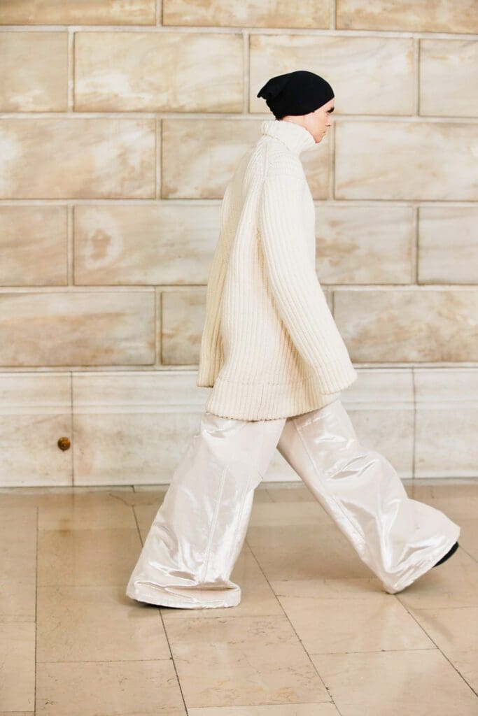 Marc Jacobs Fall Winter 2021-2022 by RUNWAY MAGAZINE
