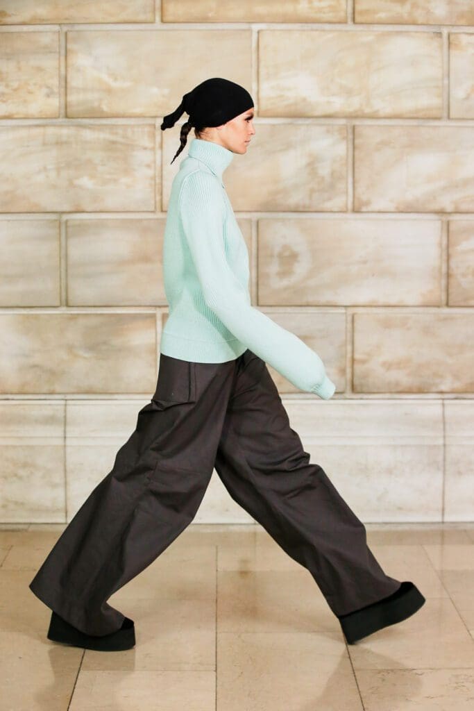 Marc Jacobs Fall Winter 2021-2022 by RUNWAY MAGAZINE
