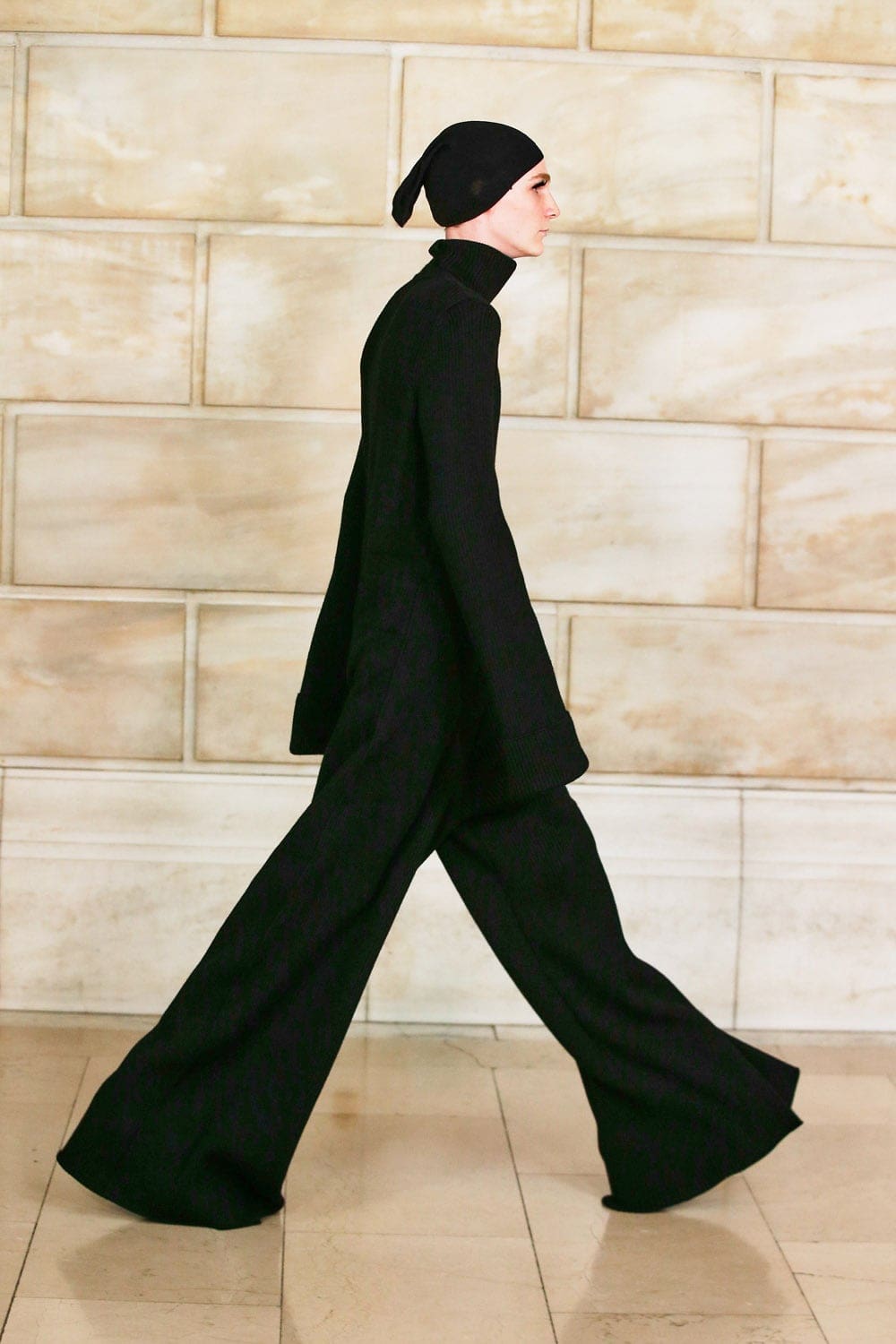Marc Jacobs Automne Hiver 2021-2022 par RUNWAY MAGAZINE
