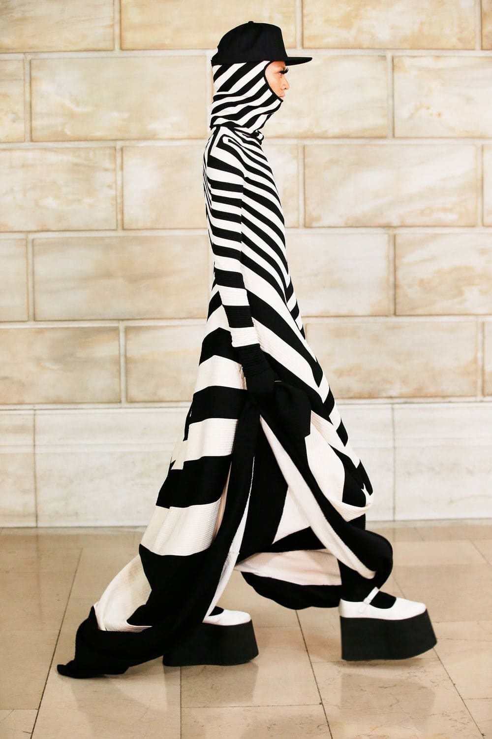 Marc Jacobs Automne Hiver 2021-2022 par RUNWAY MAGAZINE
